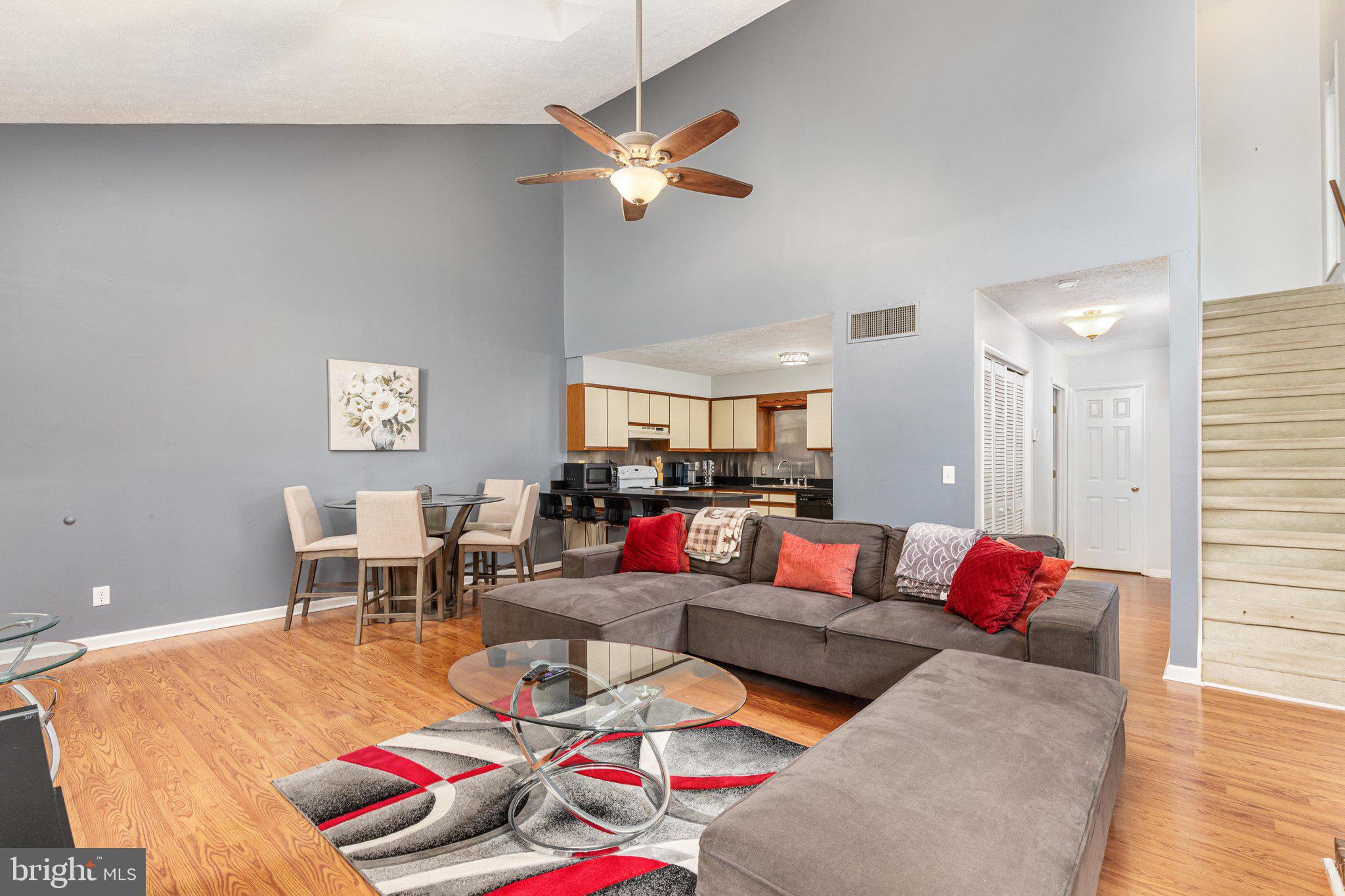 LAKEVIEW PEDESTAL HOMES - Residential