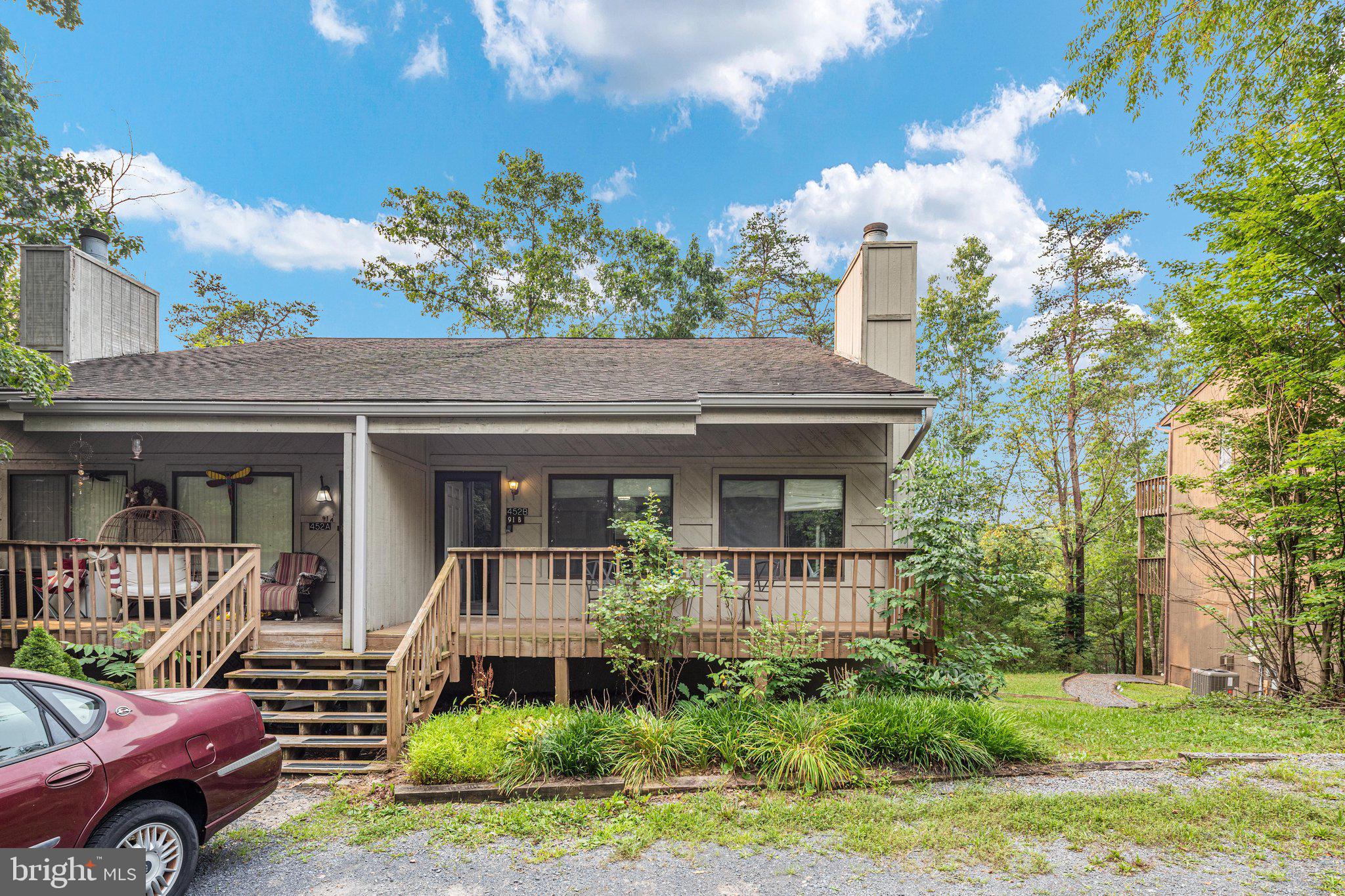 LAKEVIEW PEDESTAL HOMES - Residential