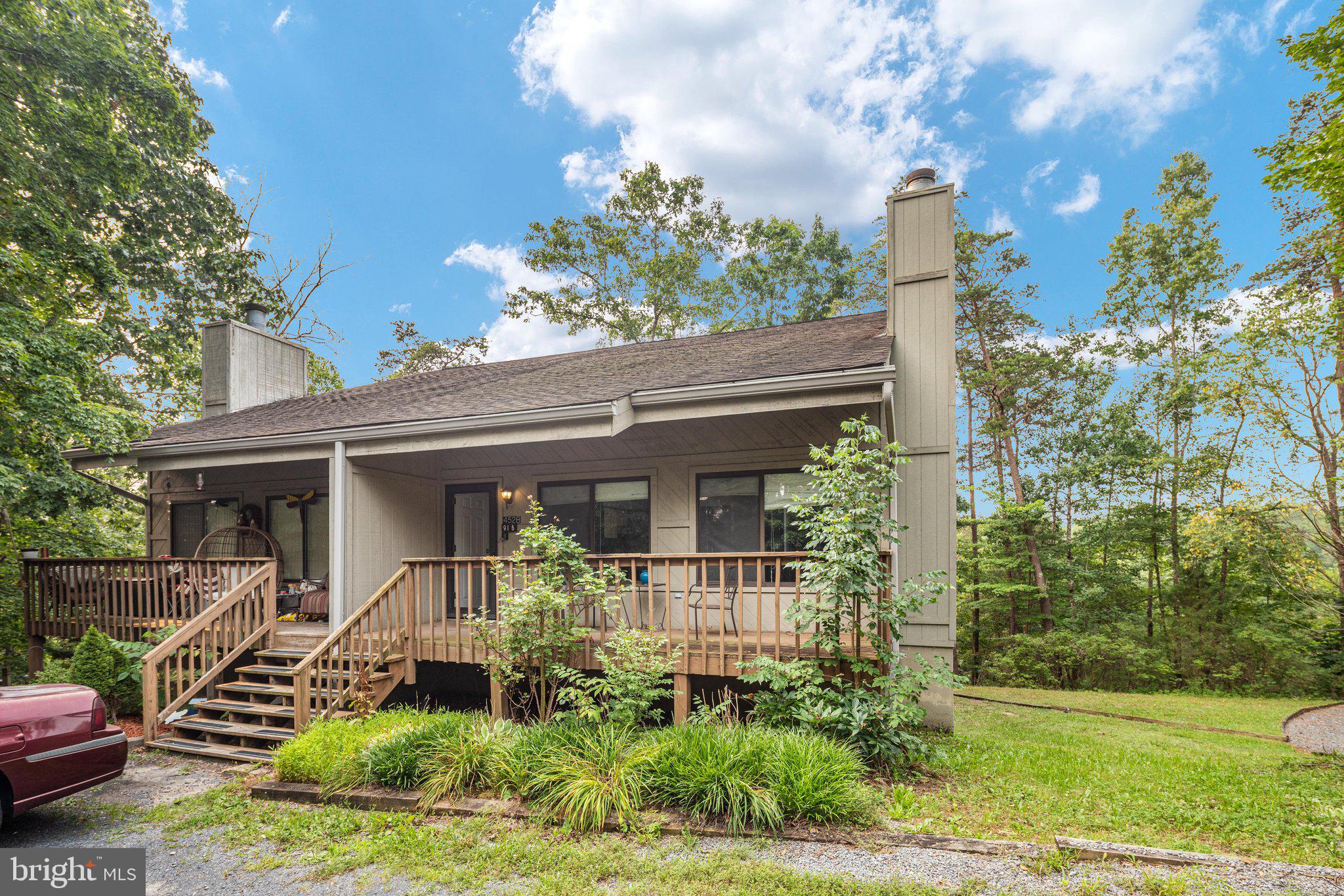LAKEVIEW PEDESTAL HOMES - Residential