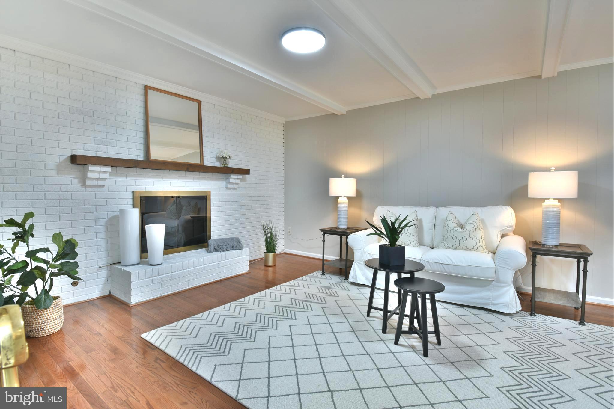ROLLING VALLEY - Residential