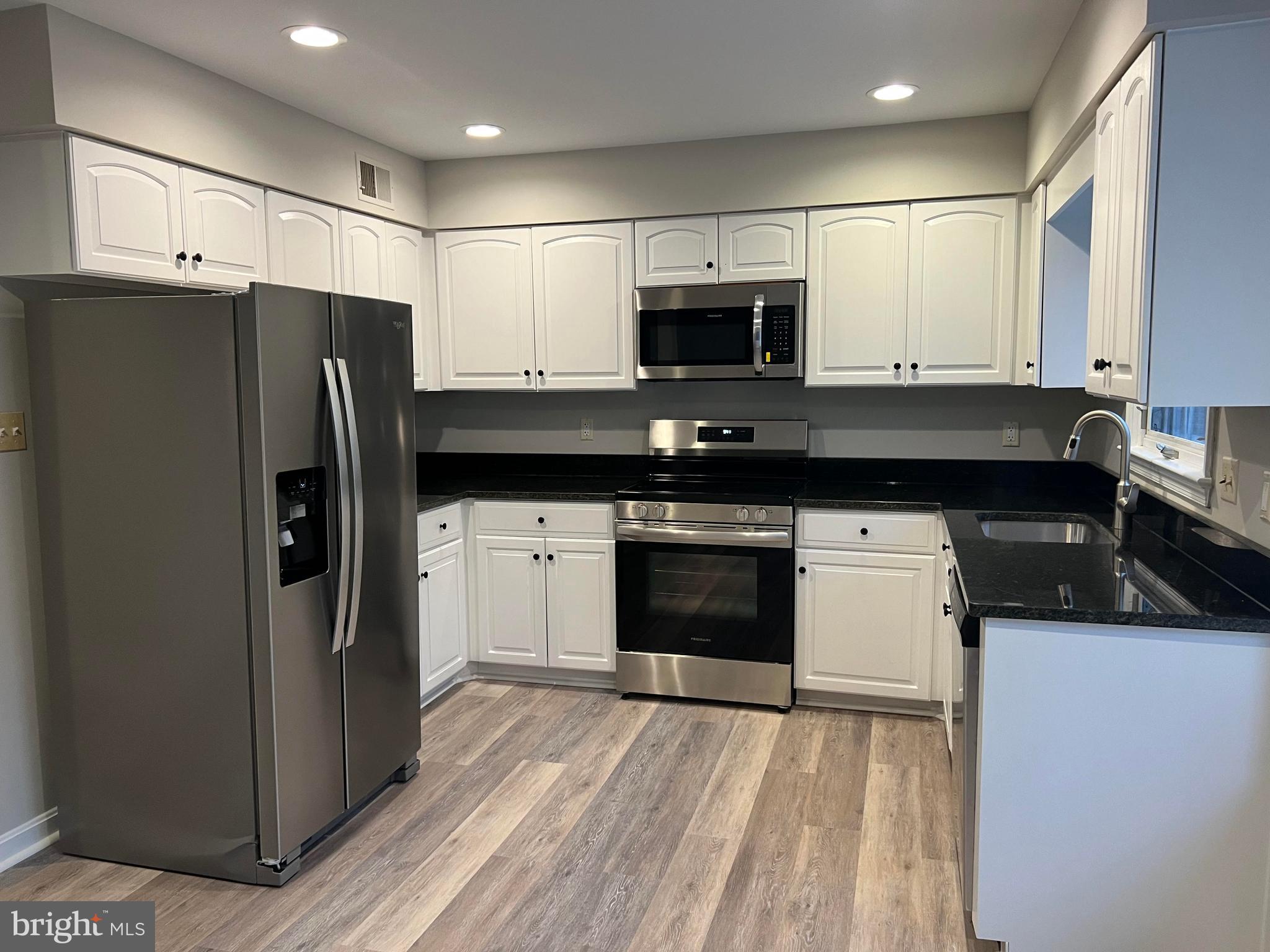 ROLLING VALLEY - Residential