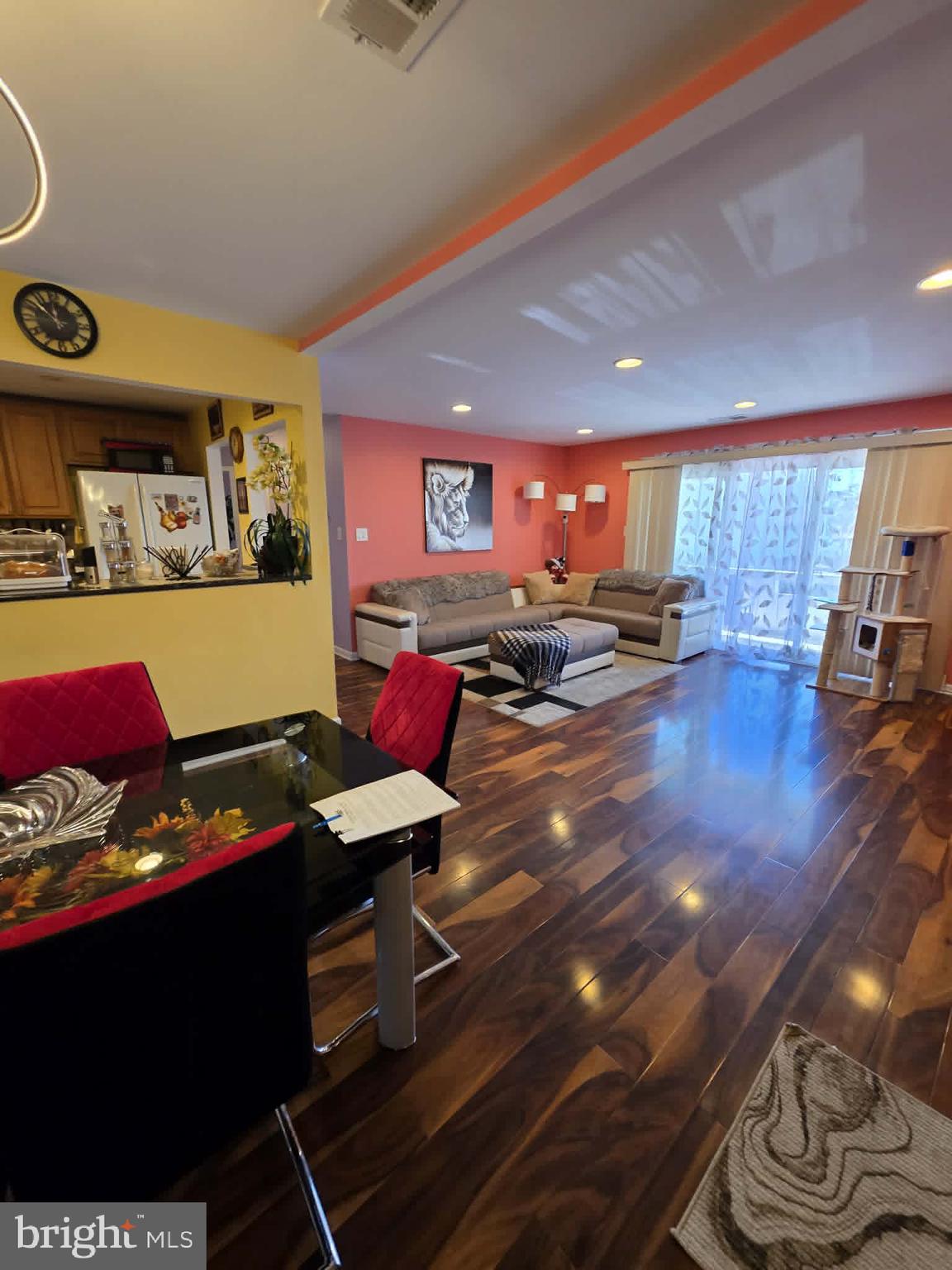 FOUNTAIN POINTE - Residential