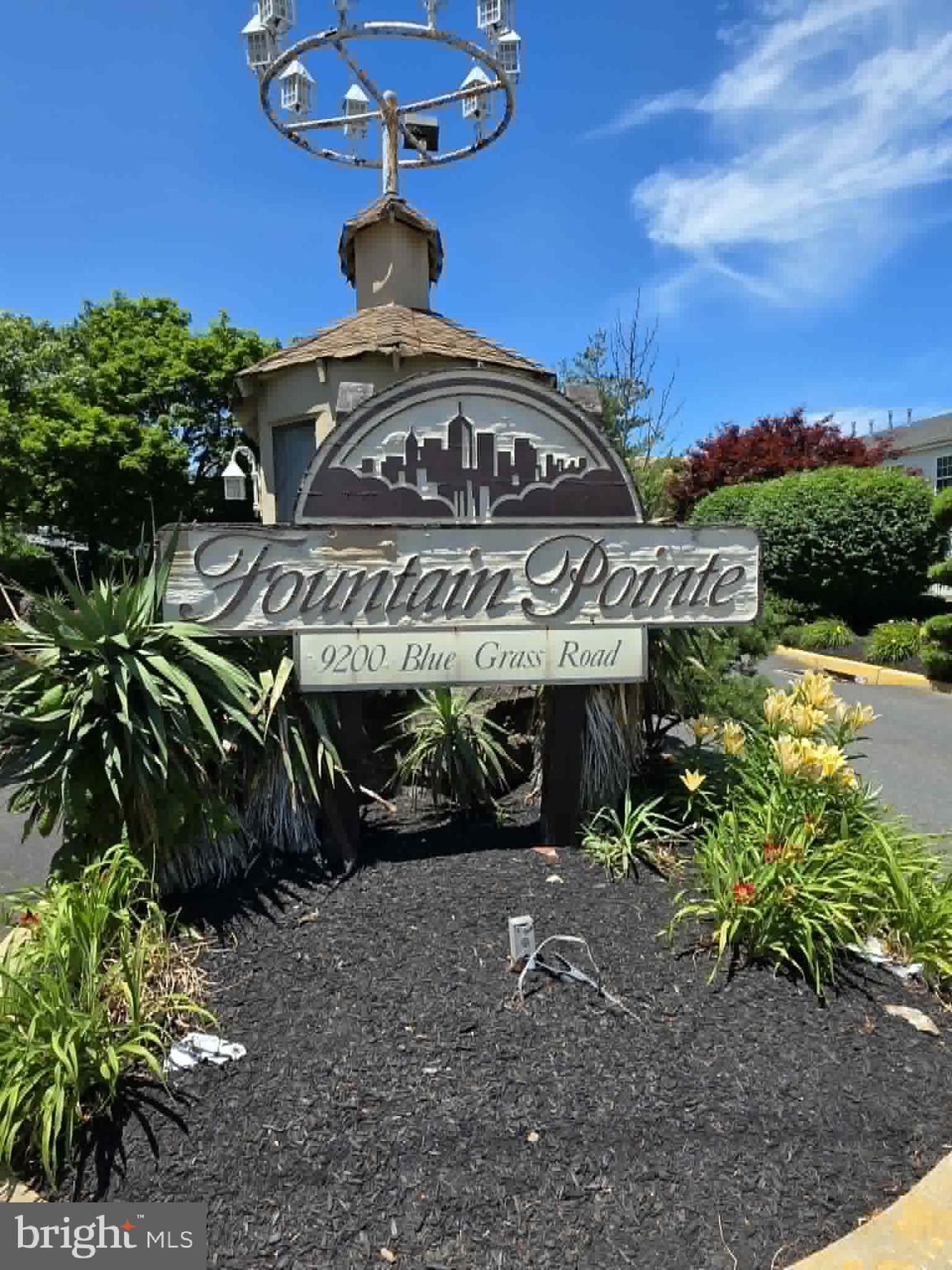 FOUNTAIN POINTE - Residential