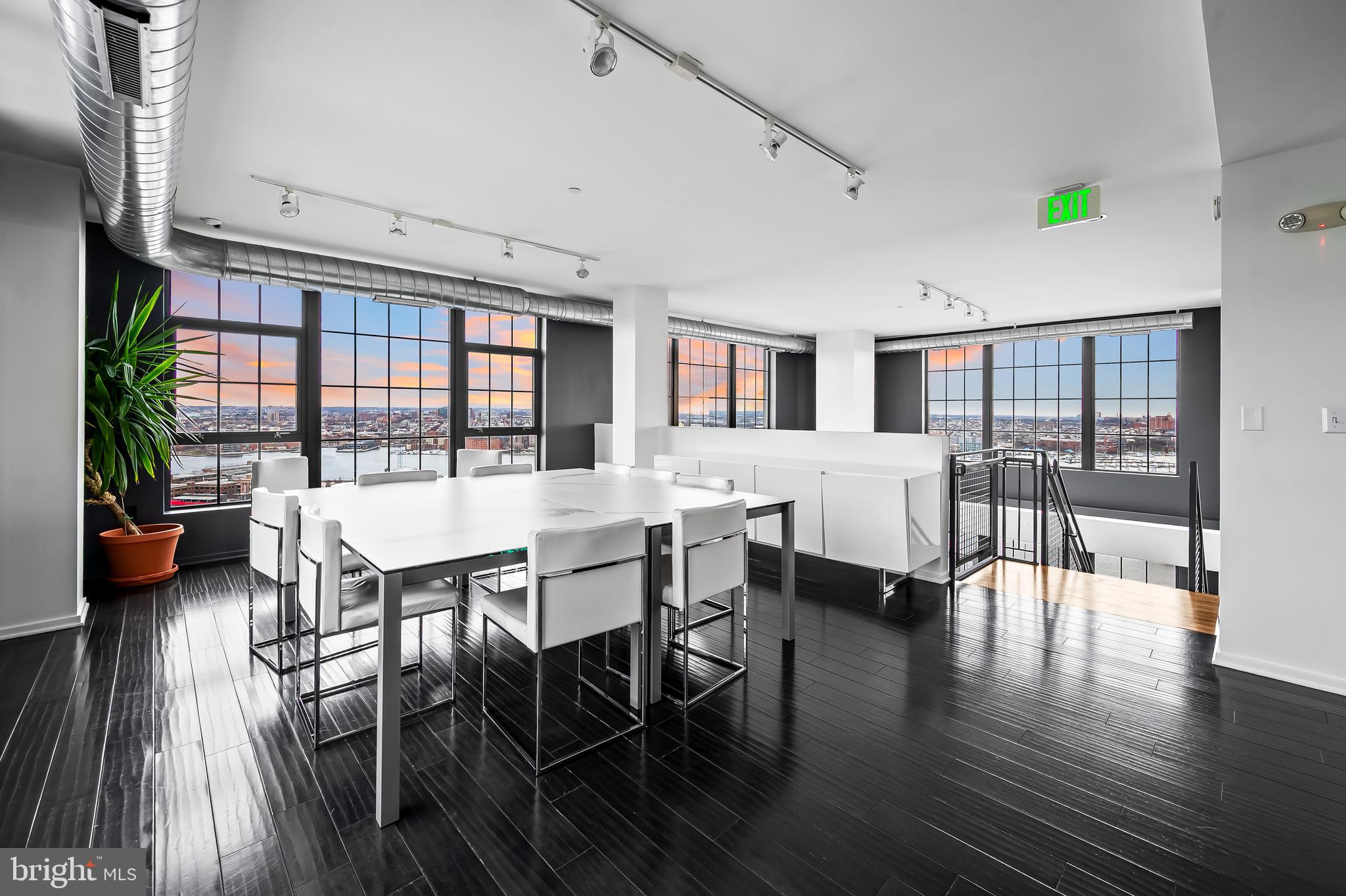 LOCUST POINT - Residential