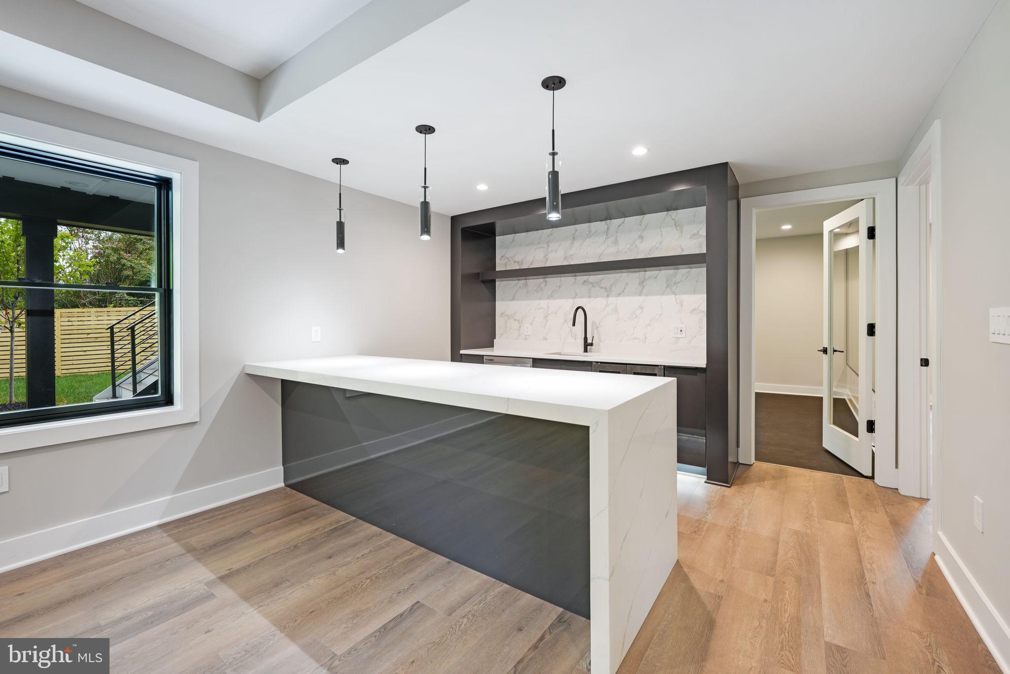WESTBRIAR COUNTRY CLUB MANOR - Residential