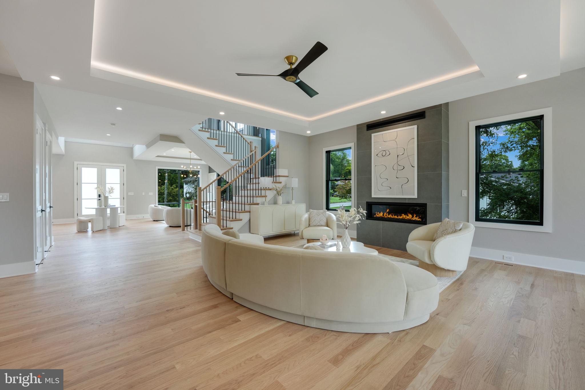 WESTBRIAR COUNTRY CLUB MANOR - Residential