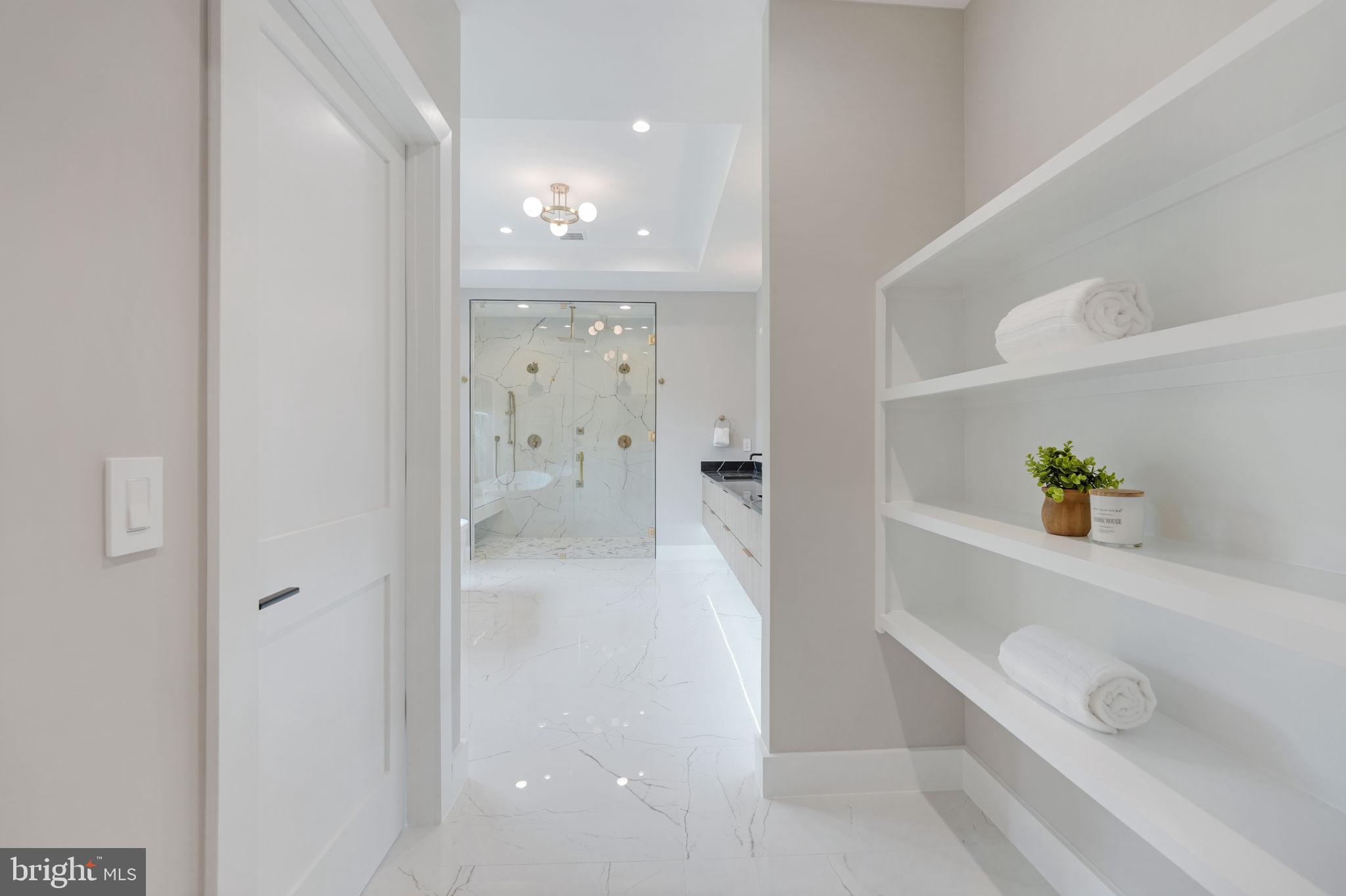 WESTBRIAR COUNTRY CLUB MANOR - Residential