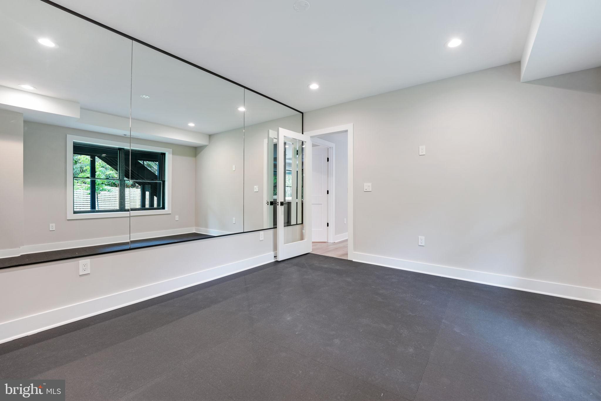 WESTBRIAR COUNTRY CLUB MANOR - Residential