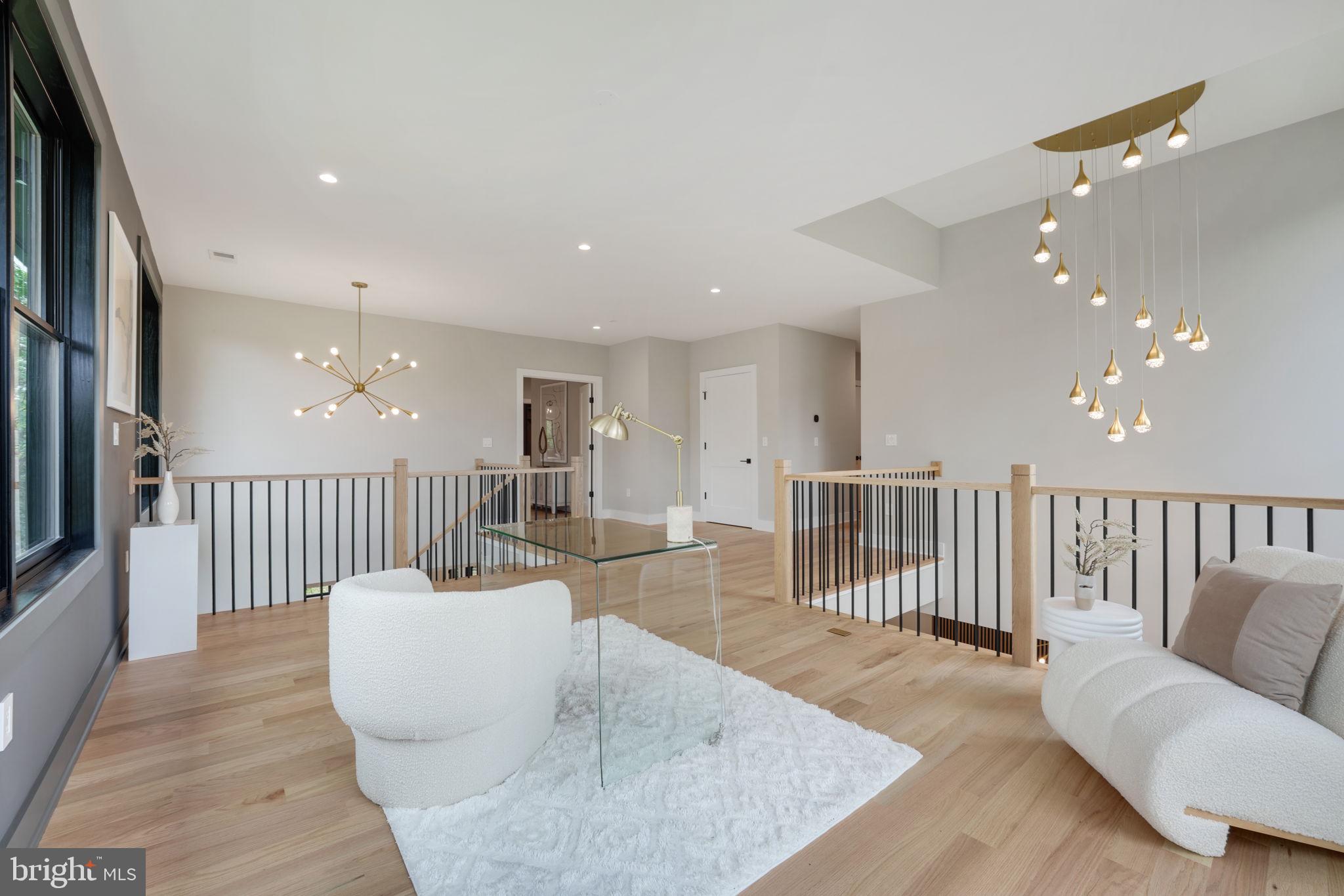 WESTBRIAR COUNTRY CLUB MANOR - Residential