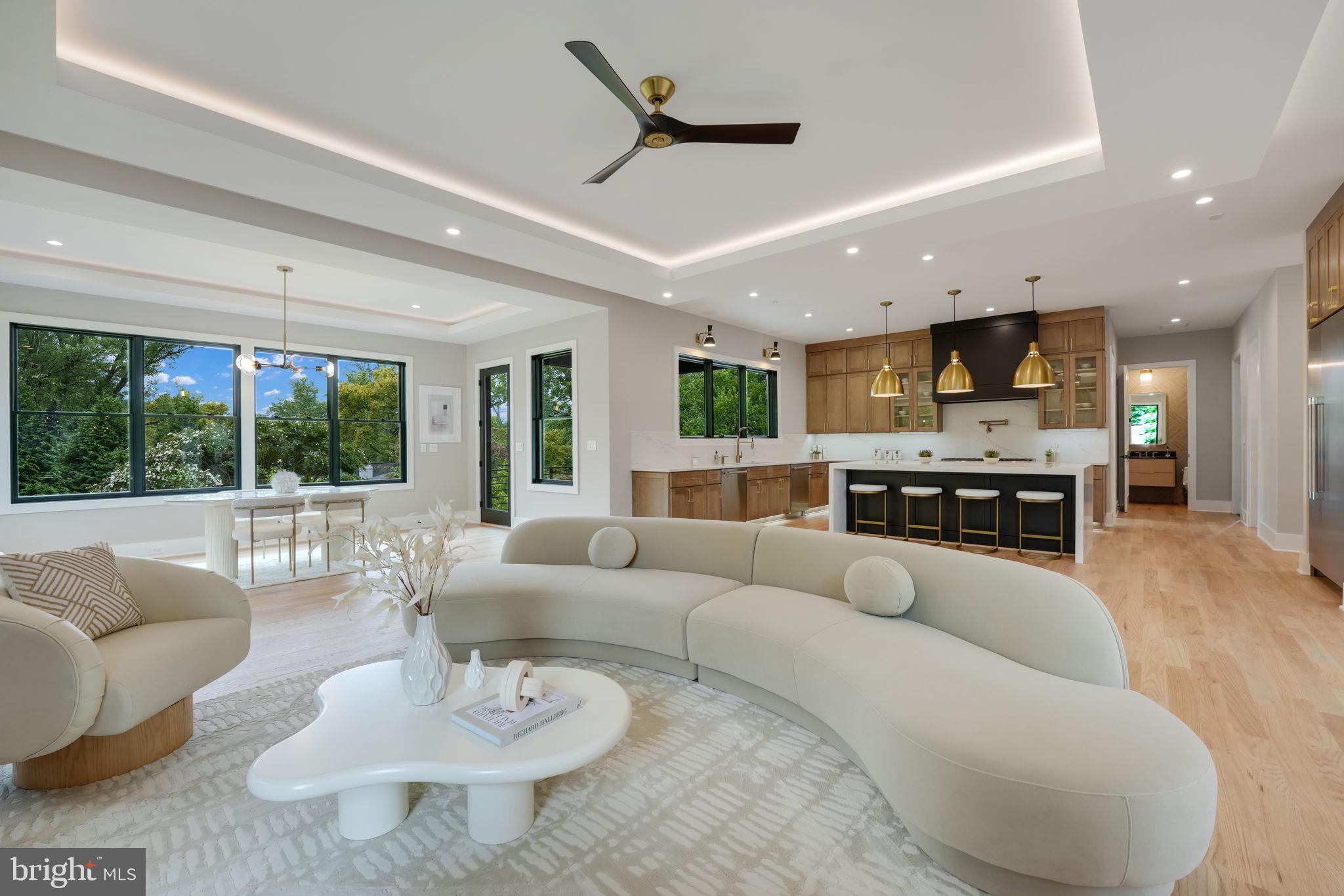 WESTBRIAR COUNTRY CLUB MANOR - Residential
