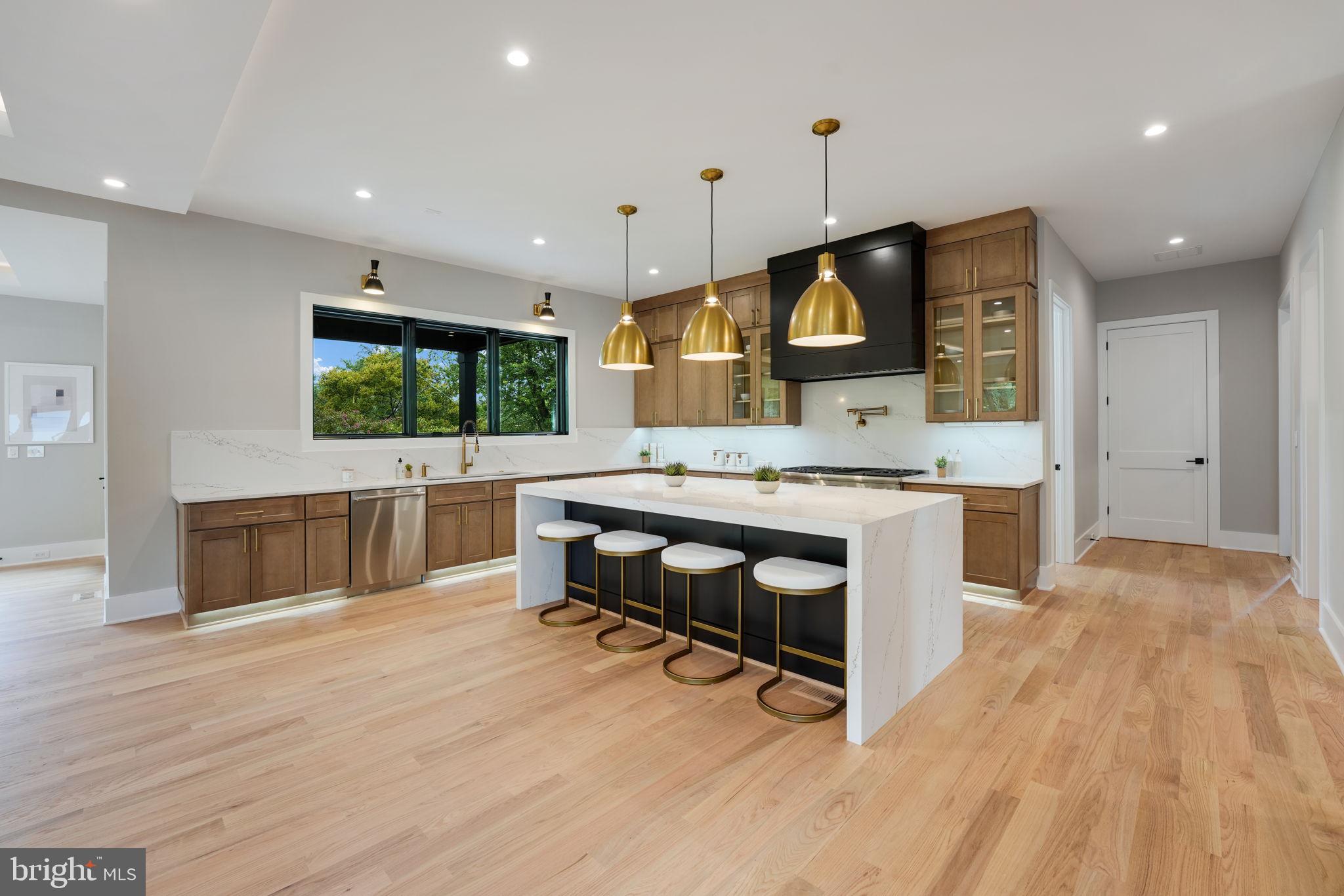 WESTBRIAR COUNTRY CLUB MANOR - Residential