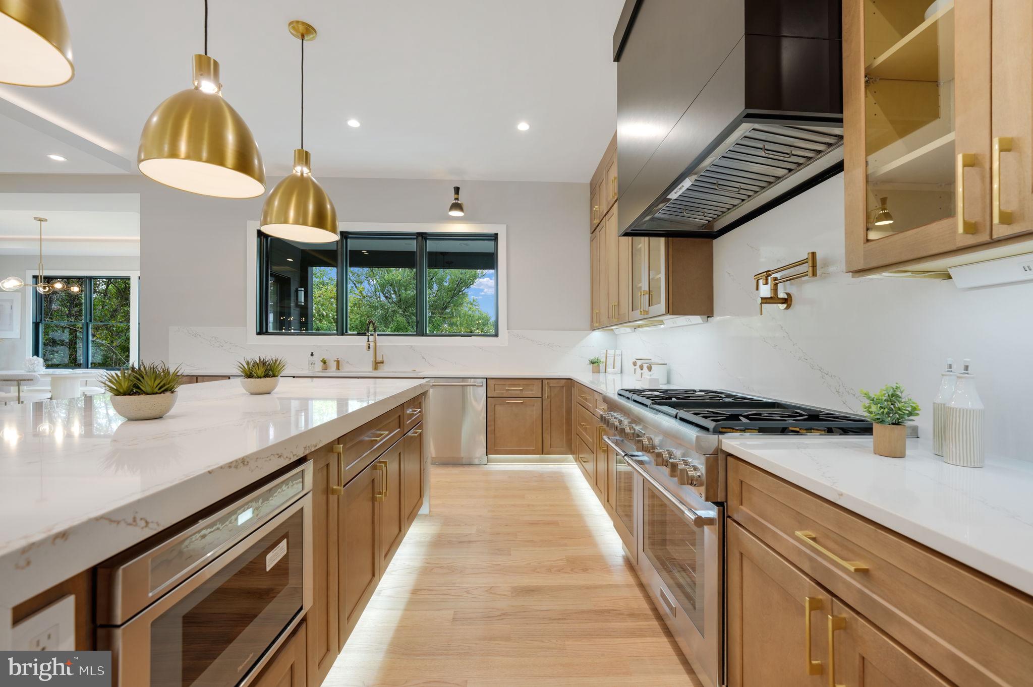 WESTBRIAR COUNTRY CLUB MANOR - Residential