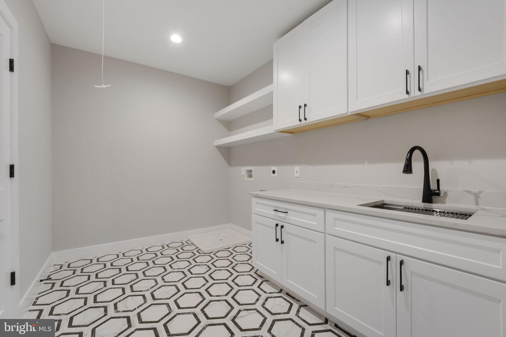 WESTBRIAR COUNTRY CLUB MANOR - Residential
