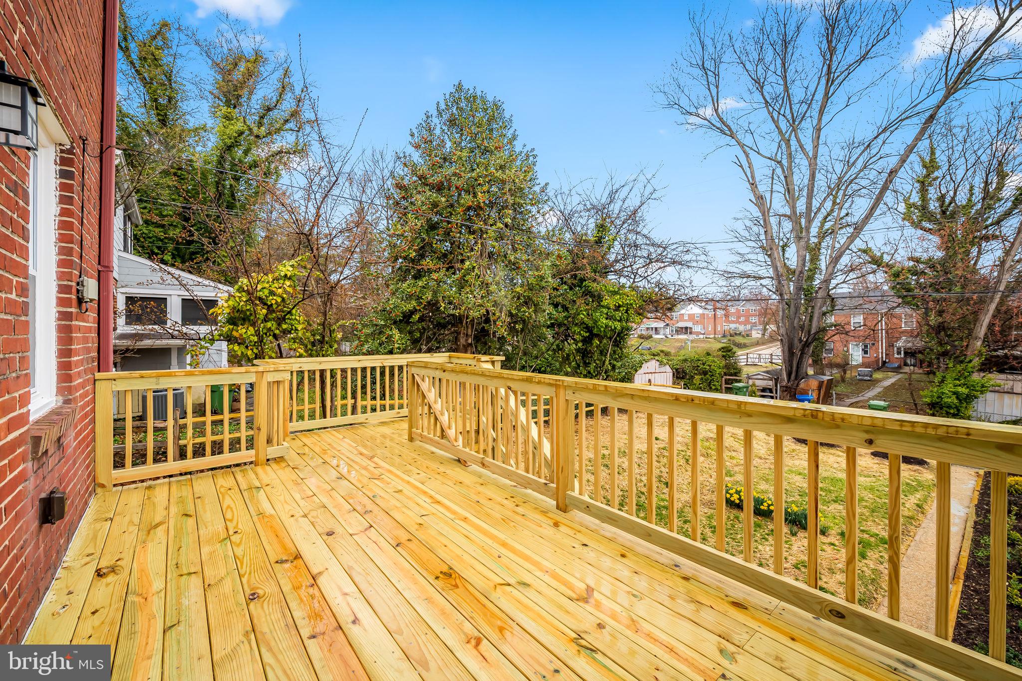 CHINQUAPIN PARK - Residential