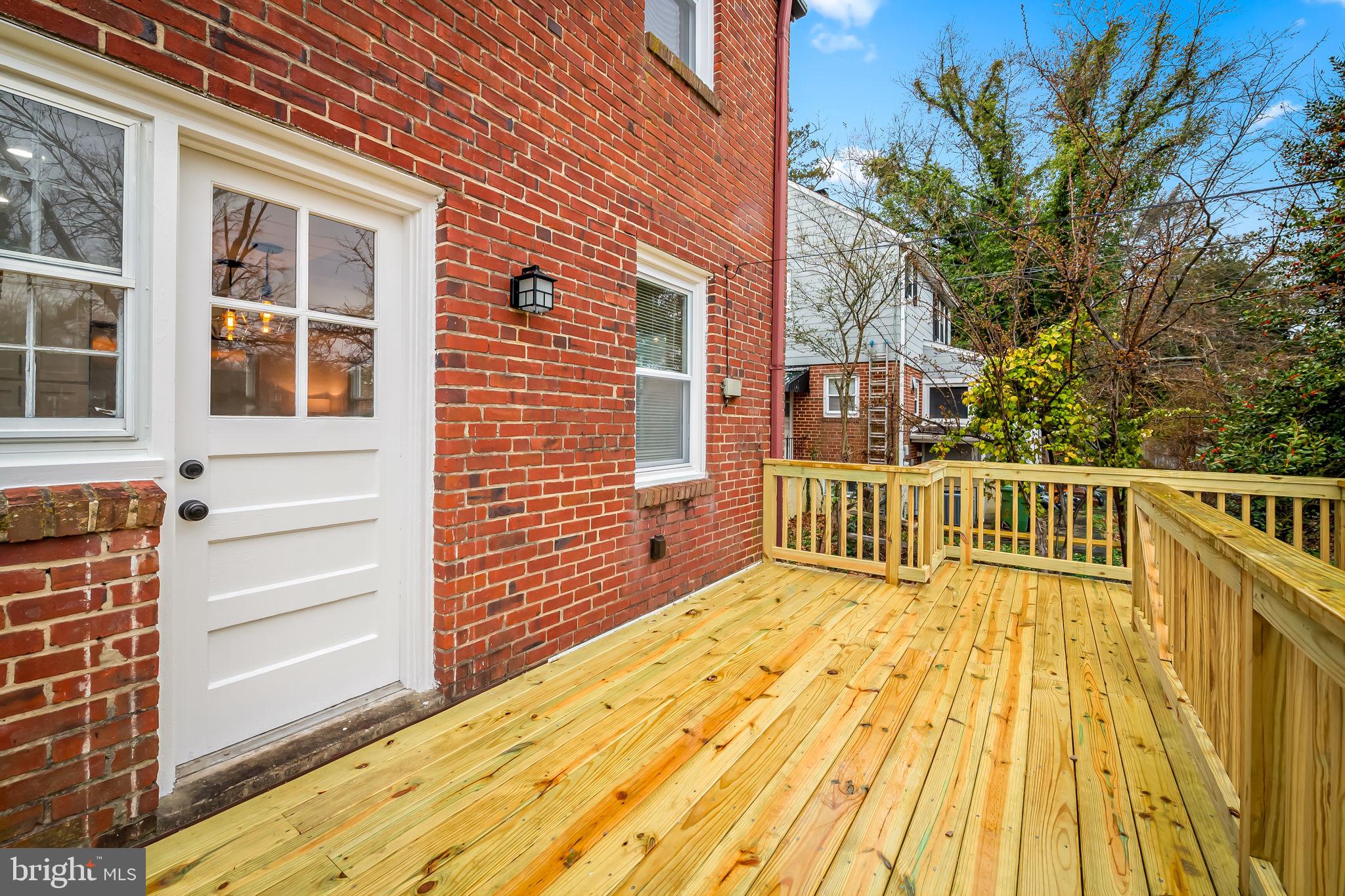 CHINQUAPIN PARK - Residential