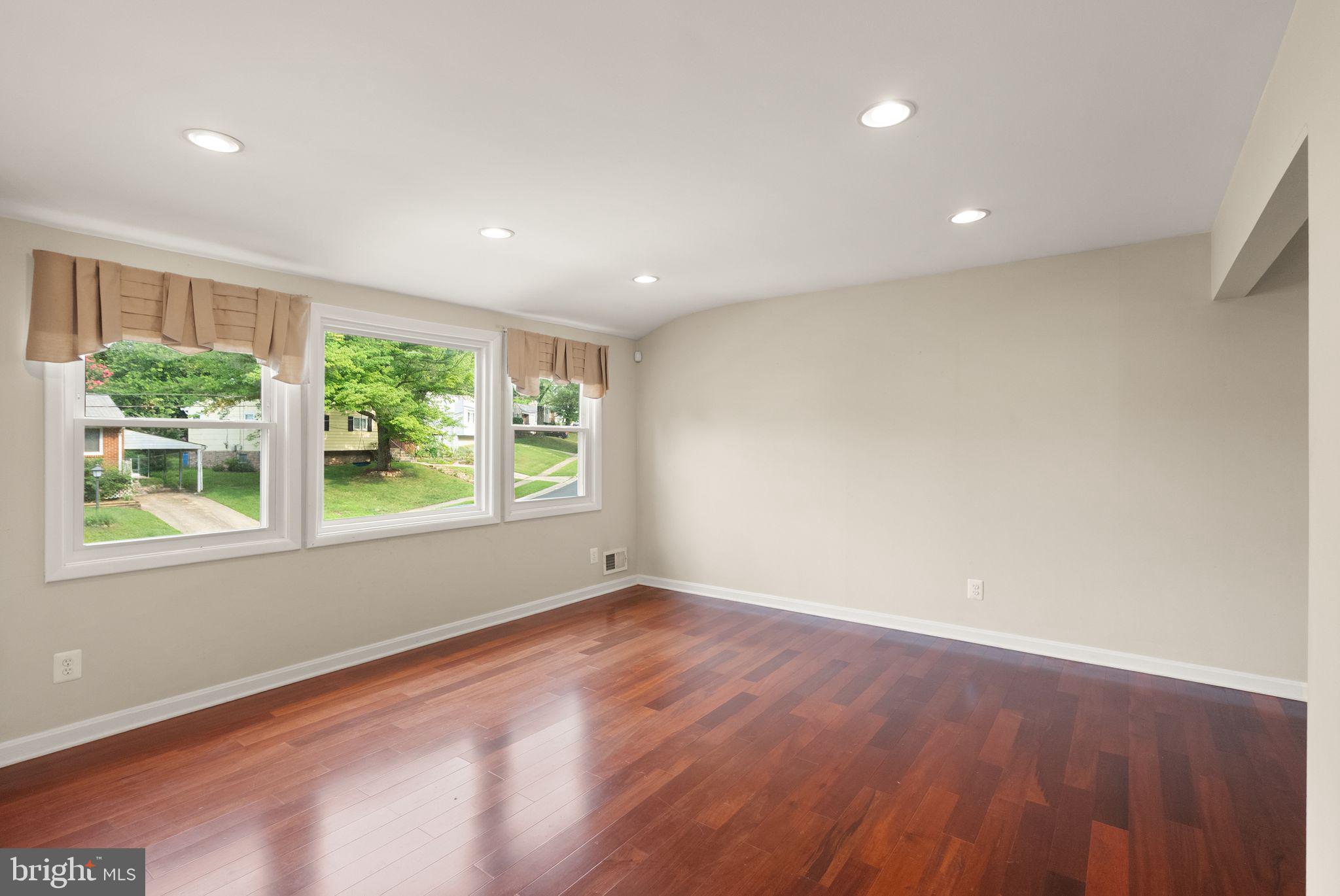 BROOKE MANOR - Residential