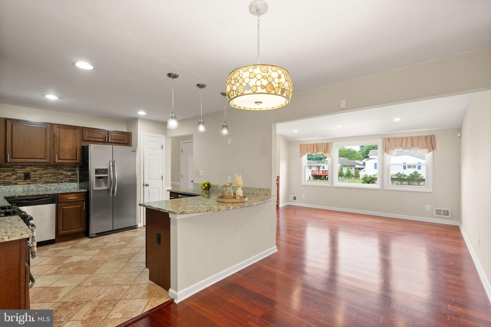 BROOKE MANOR - Residential