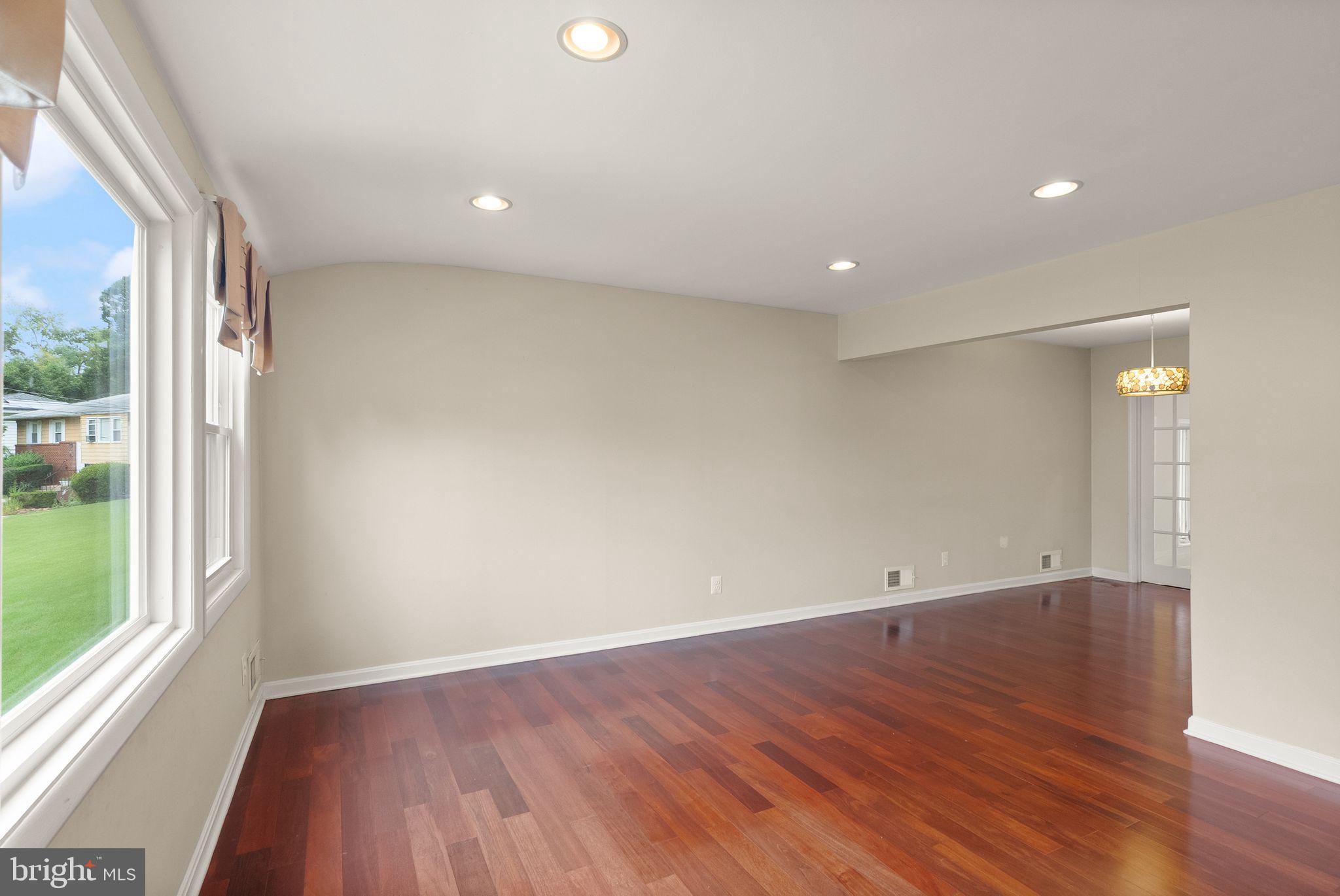 BROOKE MANOR - Residential