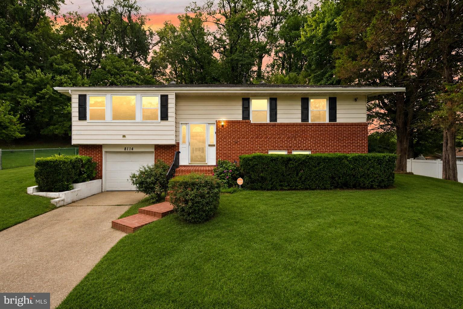 BROOKE MANOR - Residential