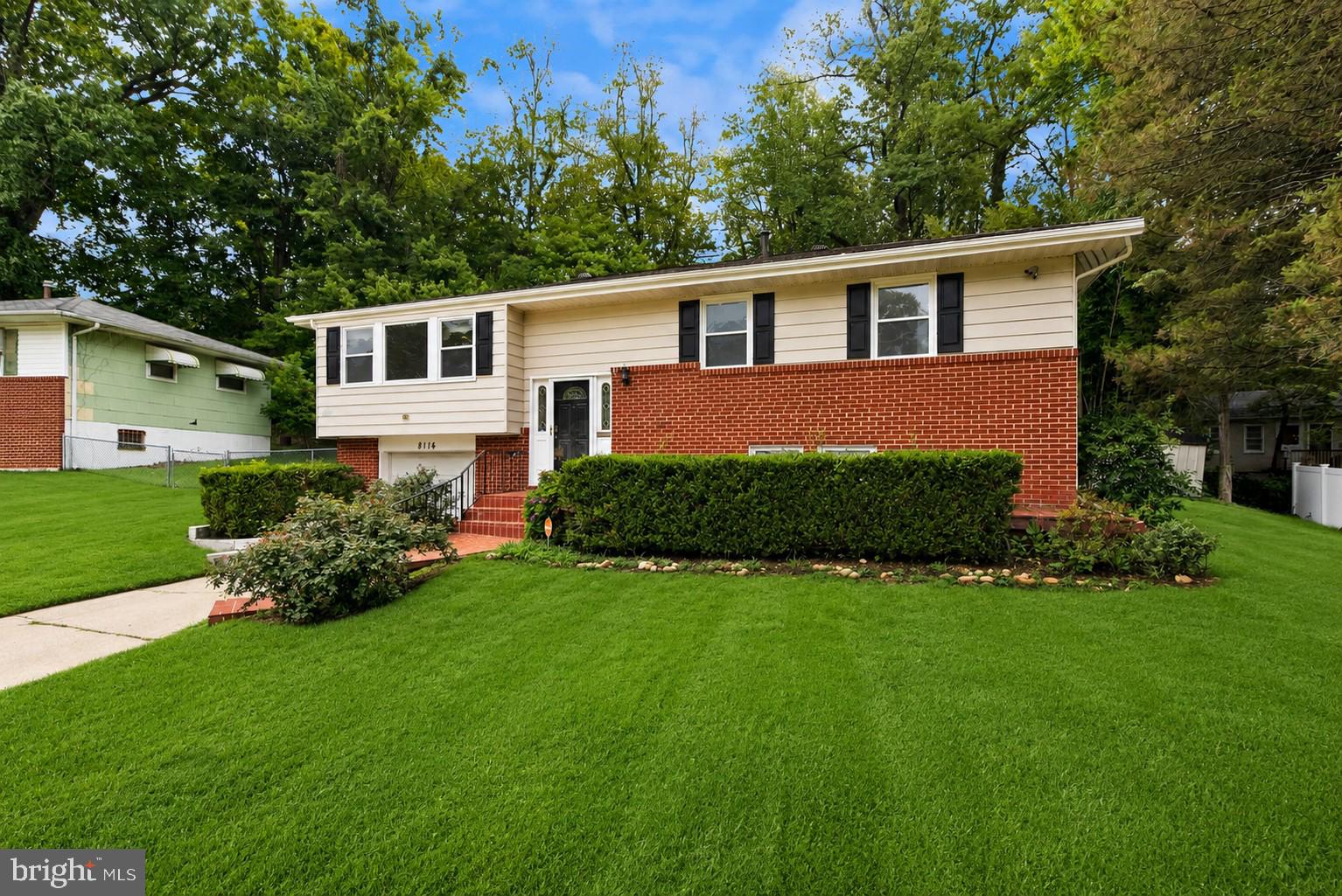 BROOKE MANOR - Residential