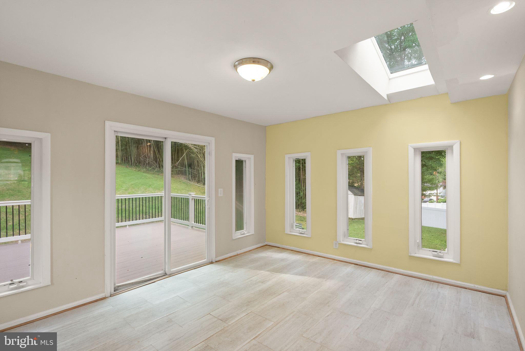 BROOKE MANOR - Residential
