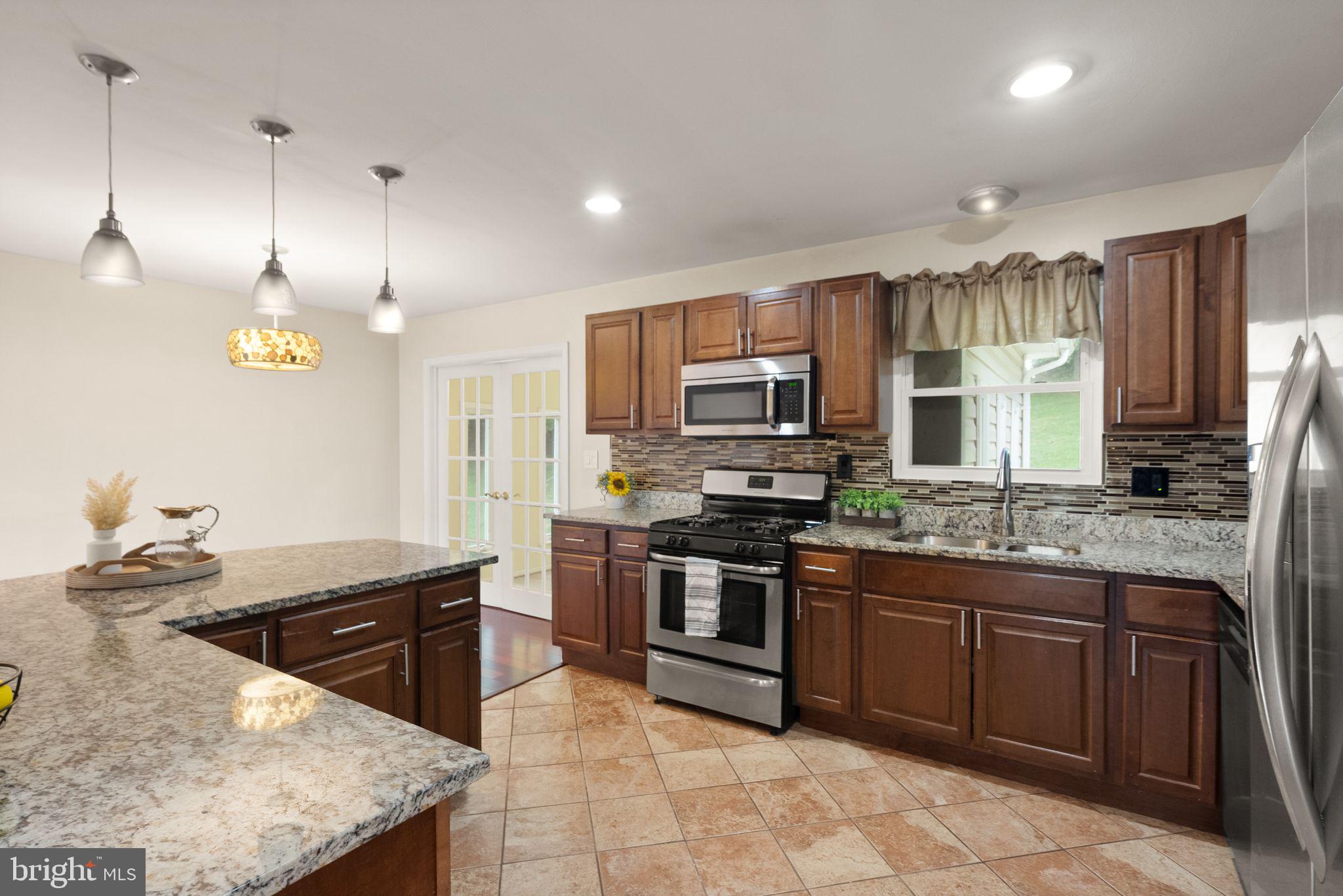 BROOKE MANOR - Residential