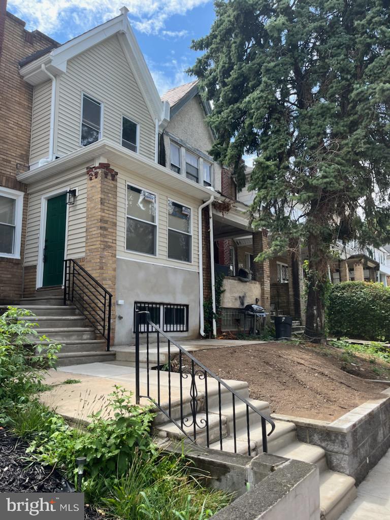 WEST OAK LANE - Residential Lease