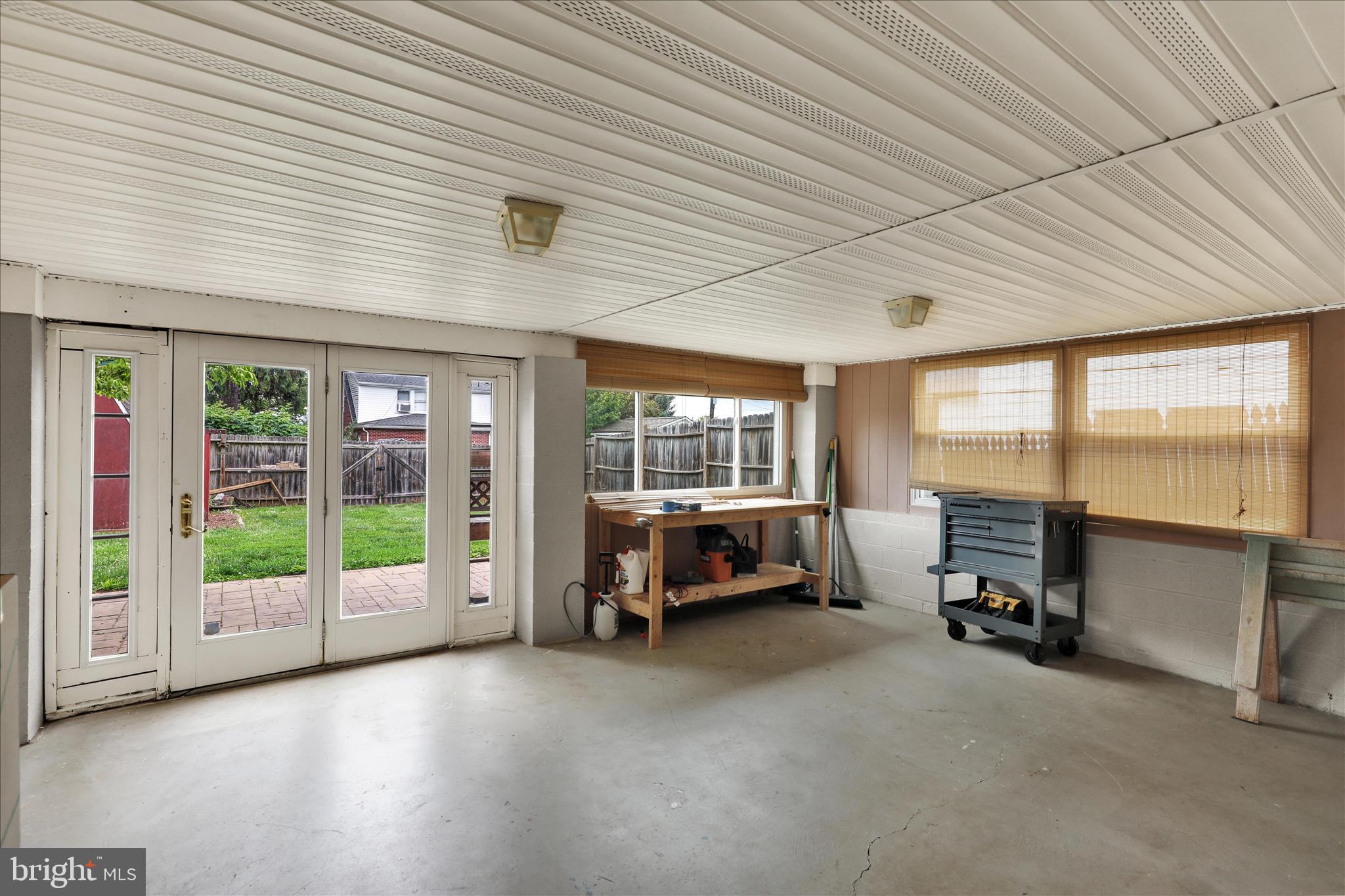 FAR HILLS FARM - Residential