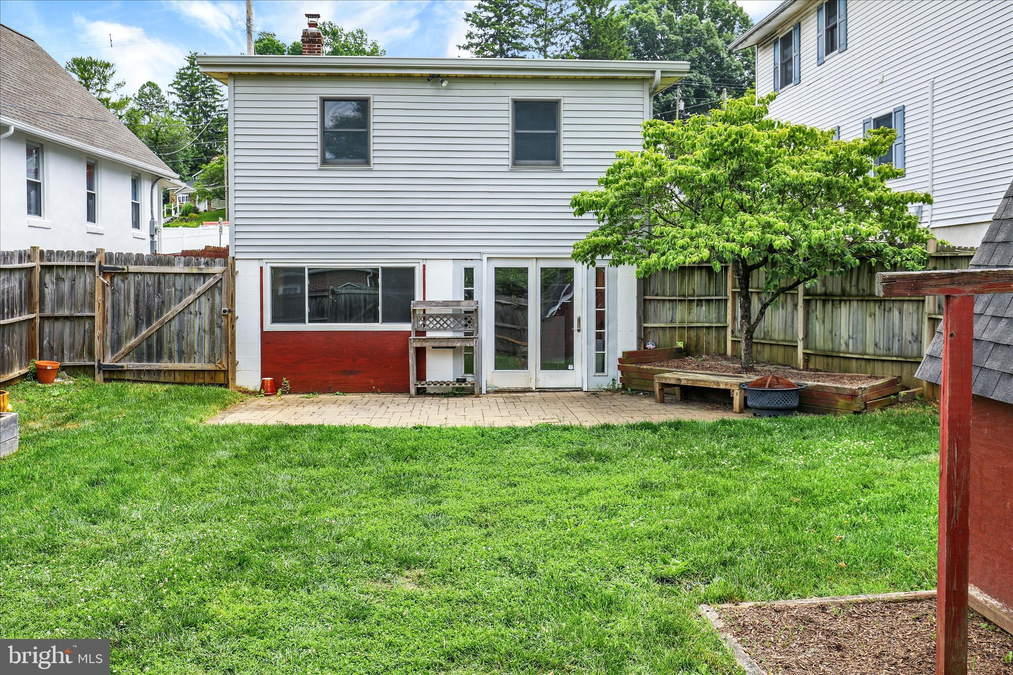 FAR HILLS FARM - Residential