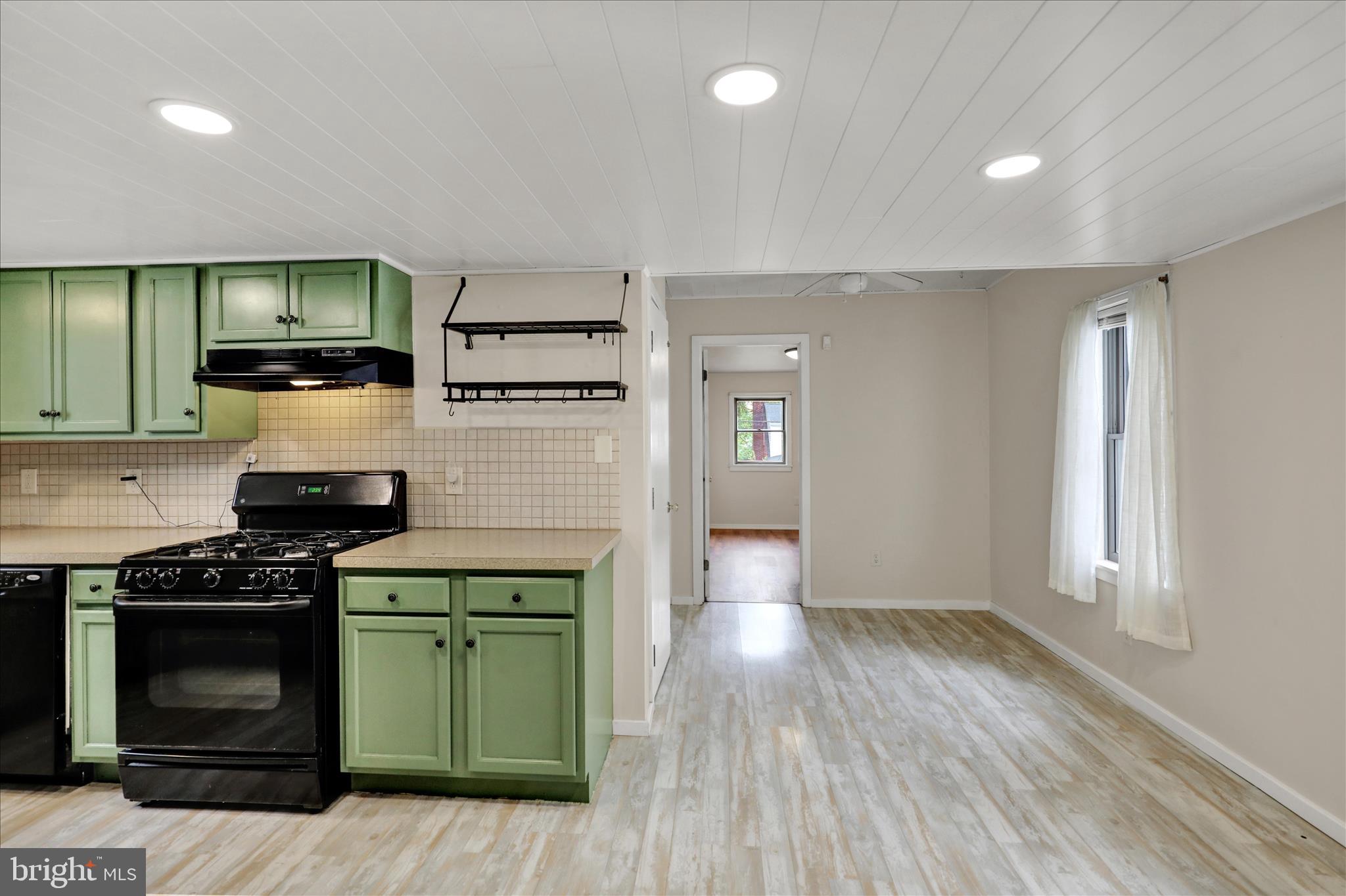 FAR HILLS FARM - Residential