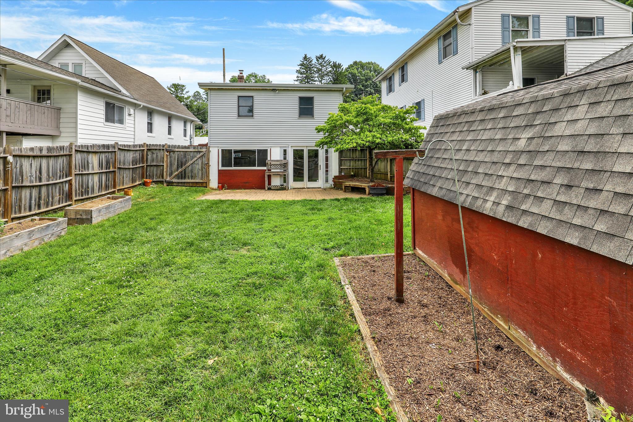 FAR HILLS FARM - Residential