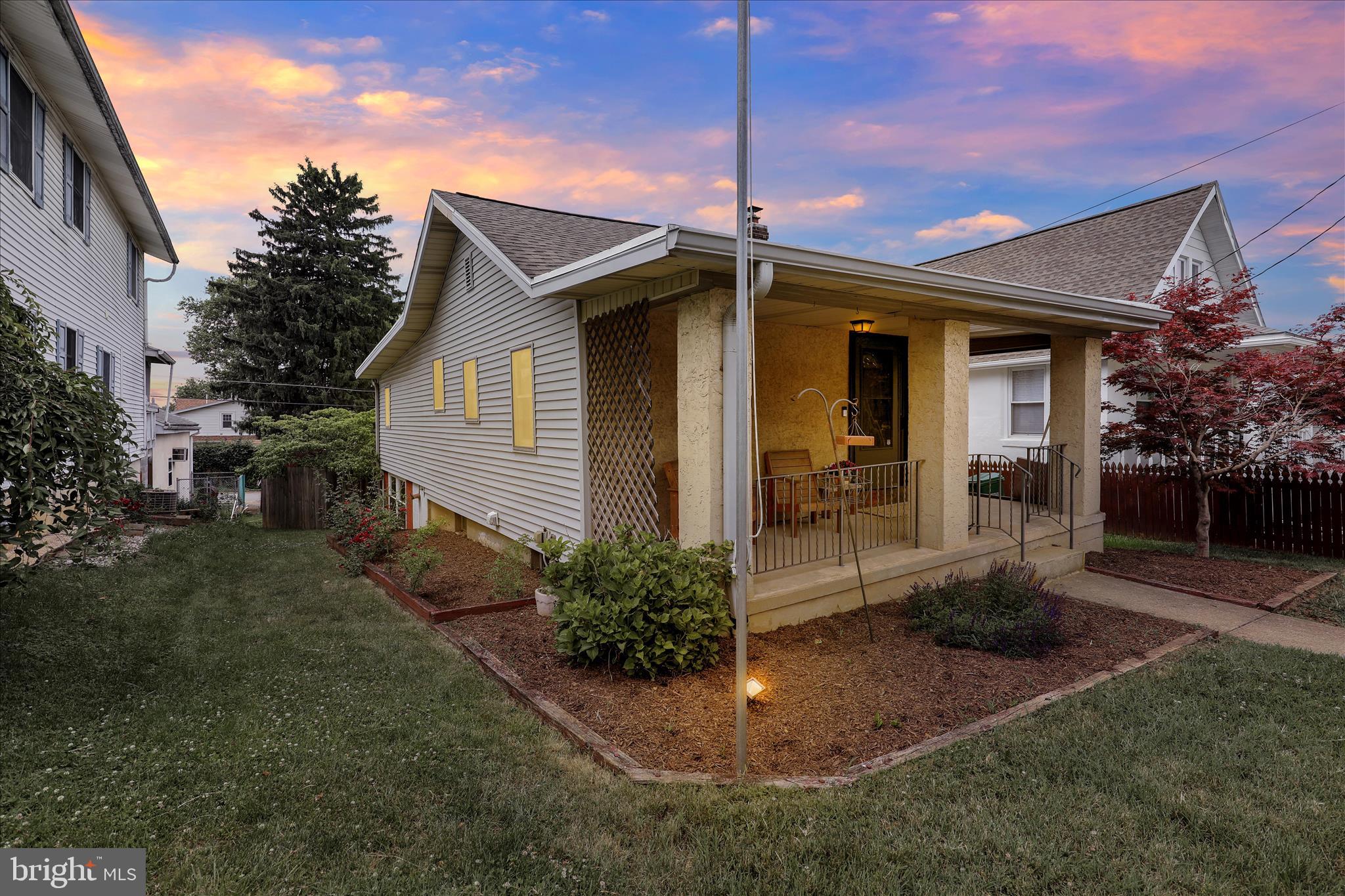 FAR HILLS FARM - Residential