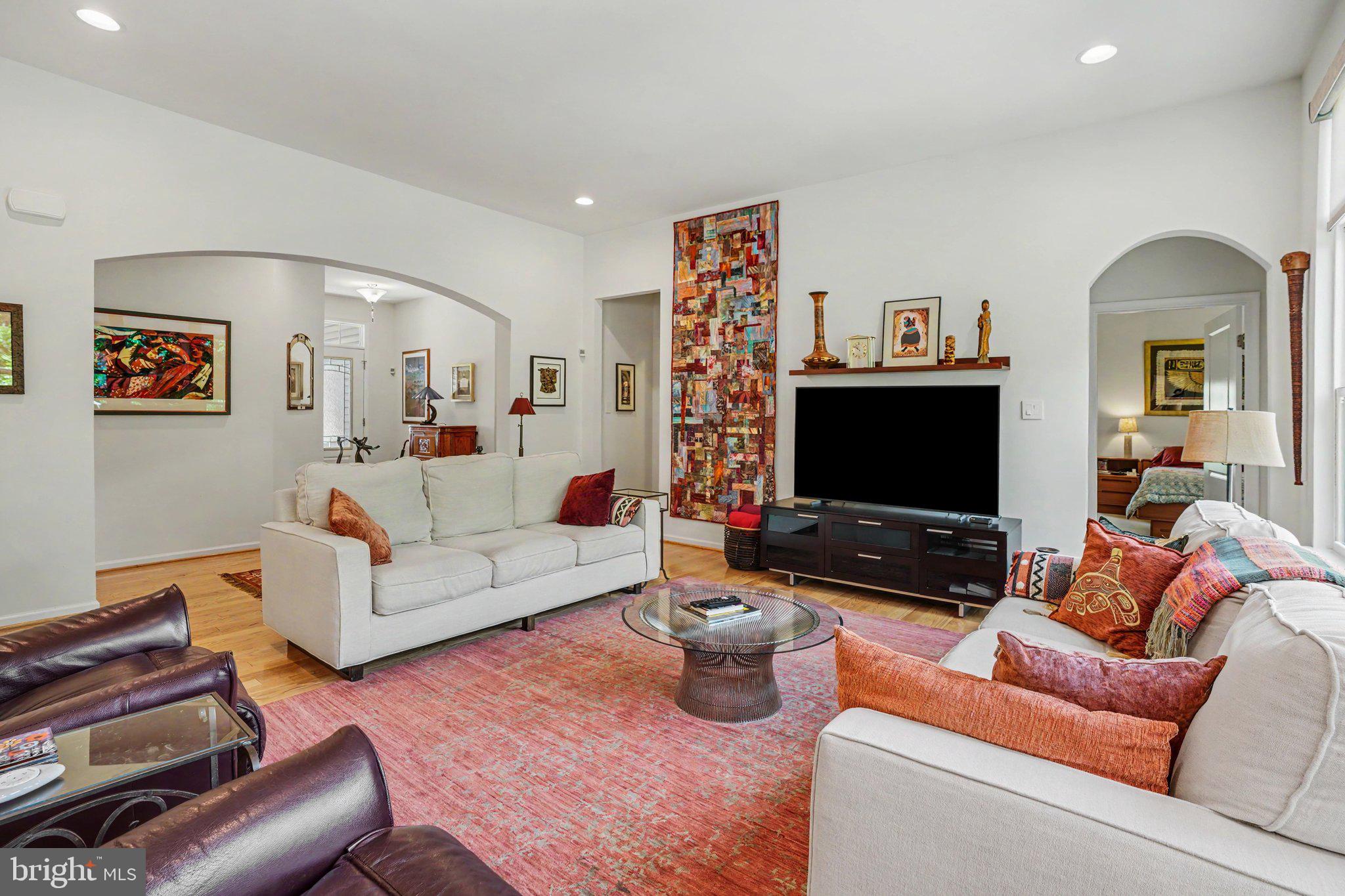 STRAY WINDS FARM - Residential