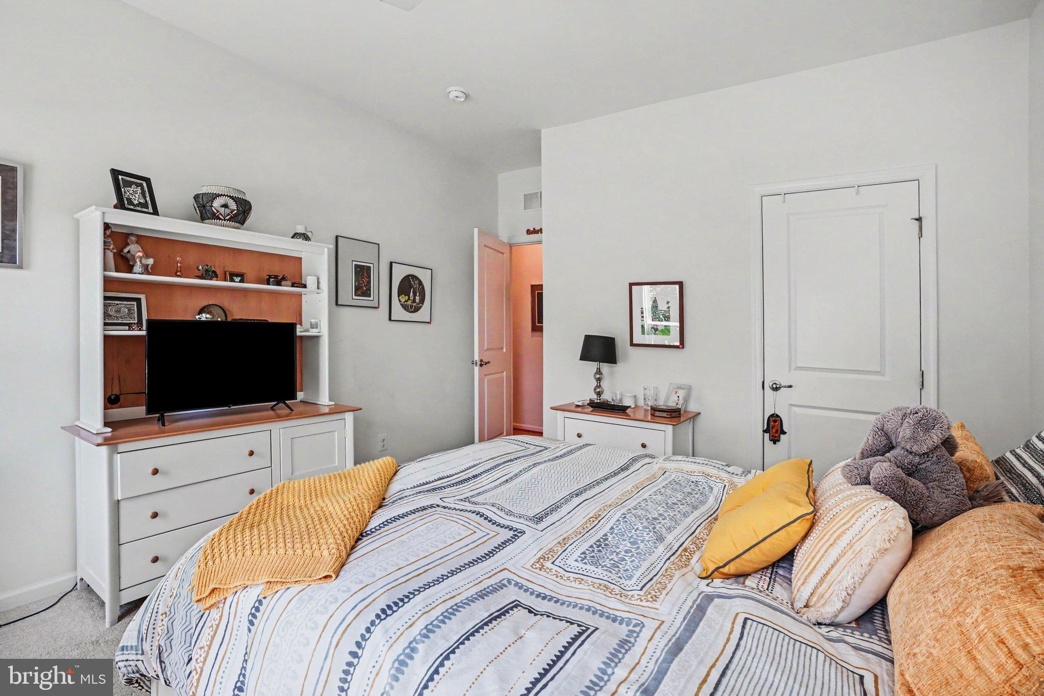STRAY WINDS FARM - Residential