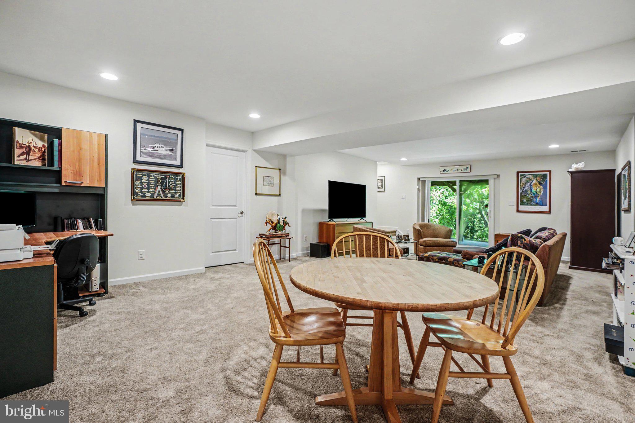 STRAY WINDS FARM - Residential