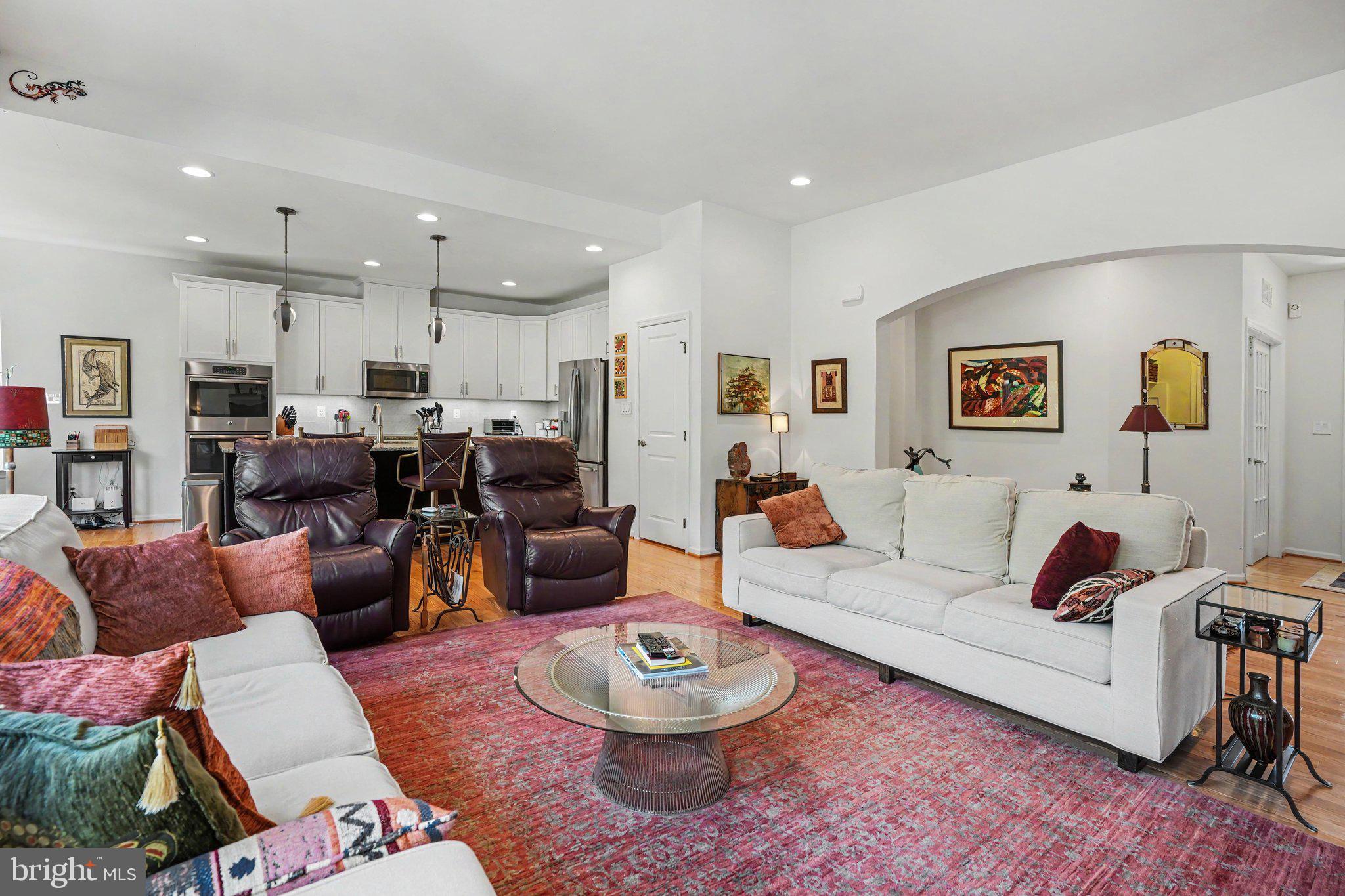 STRAY WINDS FARM - Residential