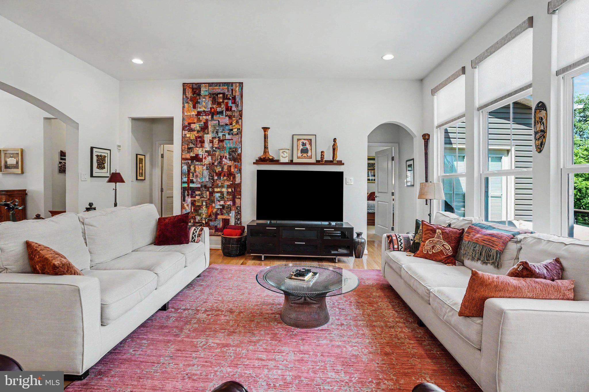 STRAY WINDS FARM - Residential