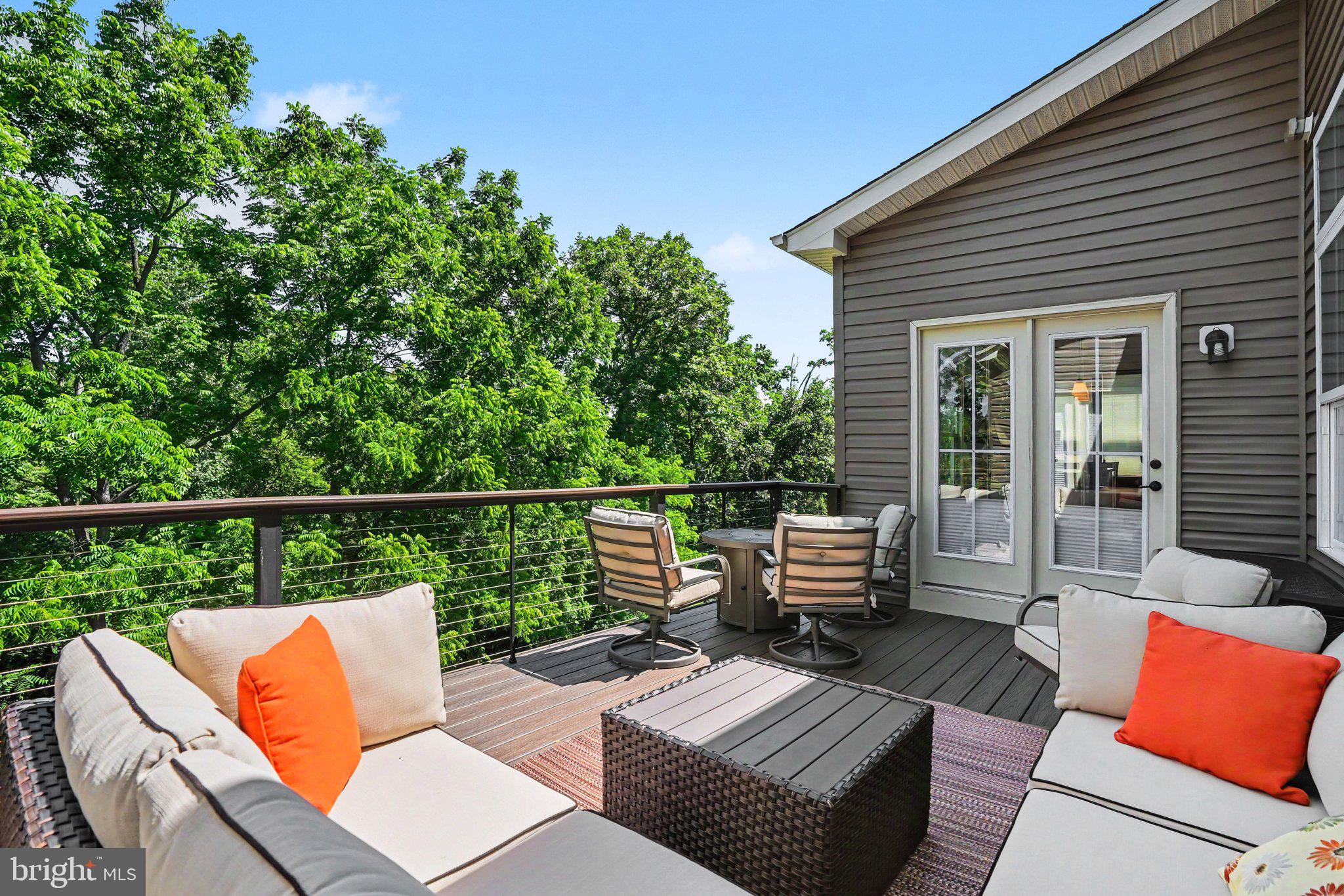 STRAY WINDS FARM - Residential