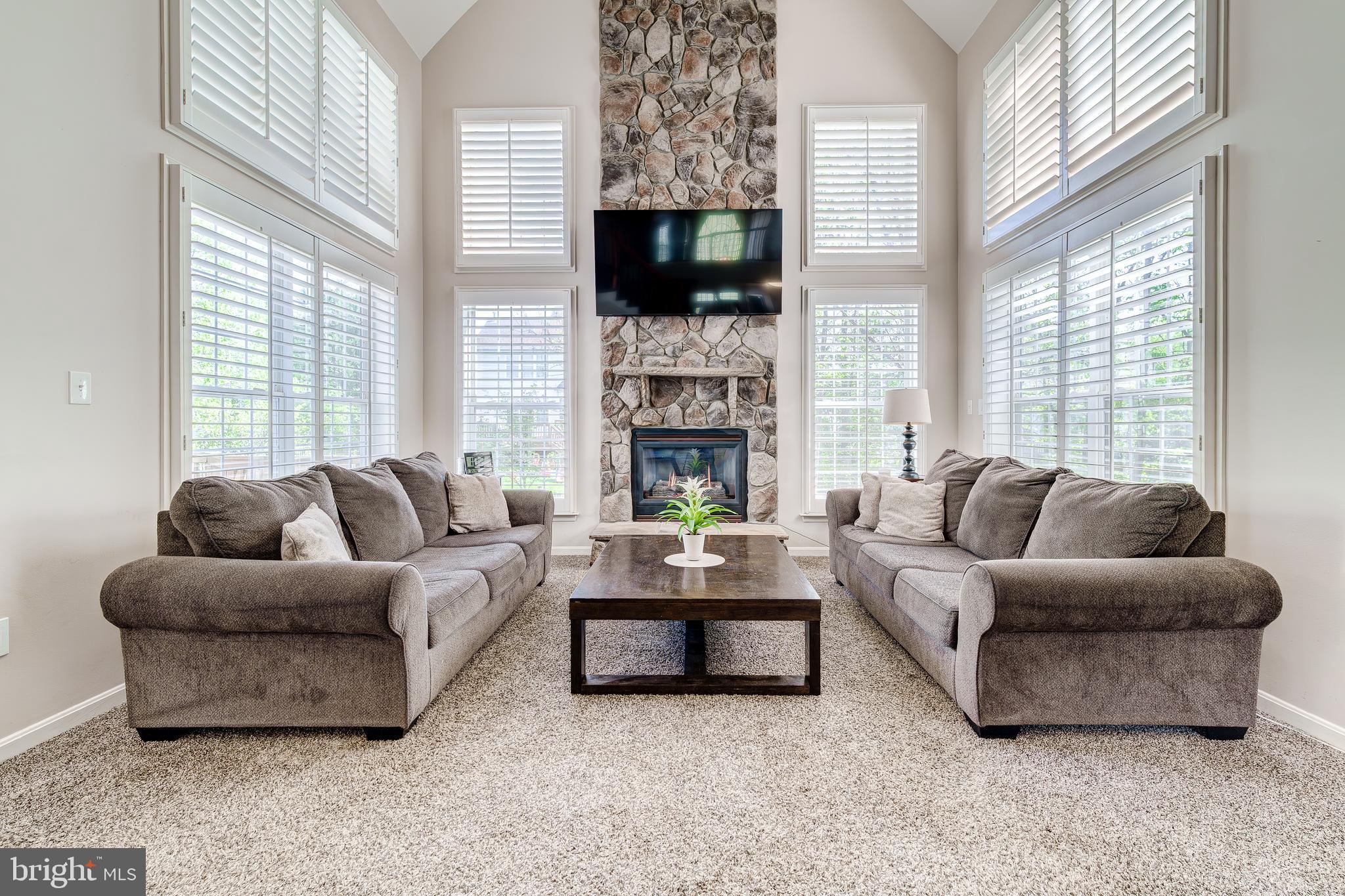 SIGNATURE AT BROADLANDS - Residential