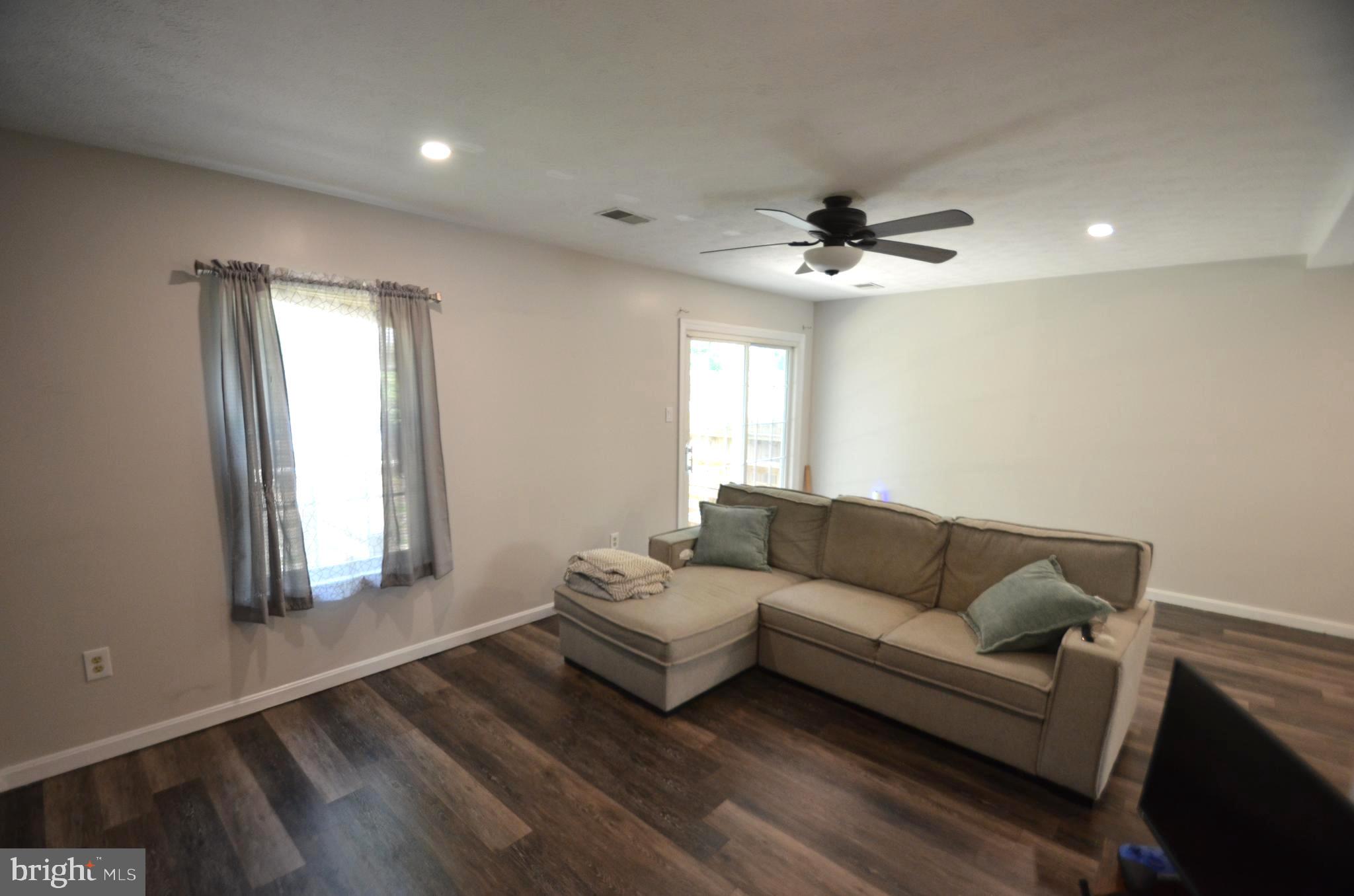 ROBERTS FIELD - Residential