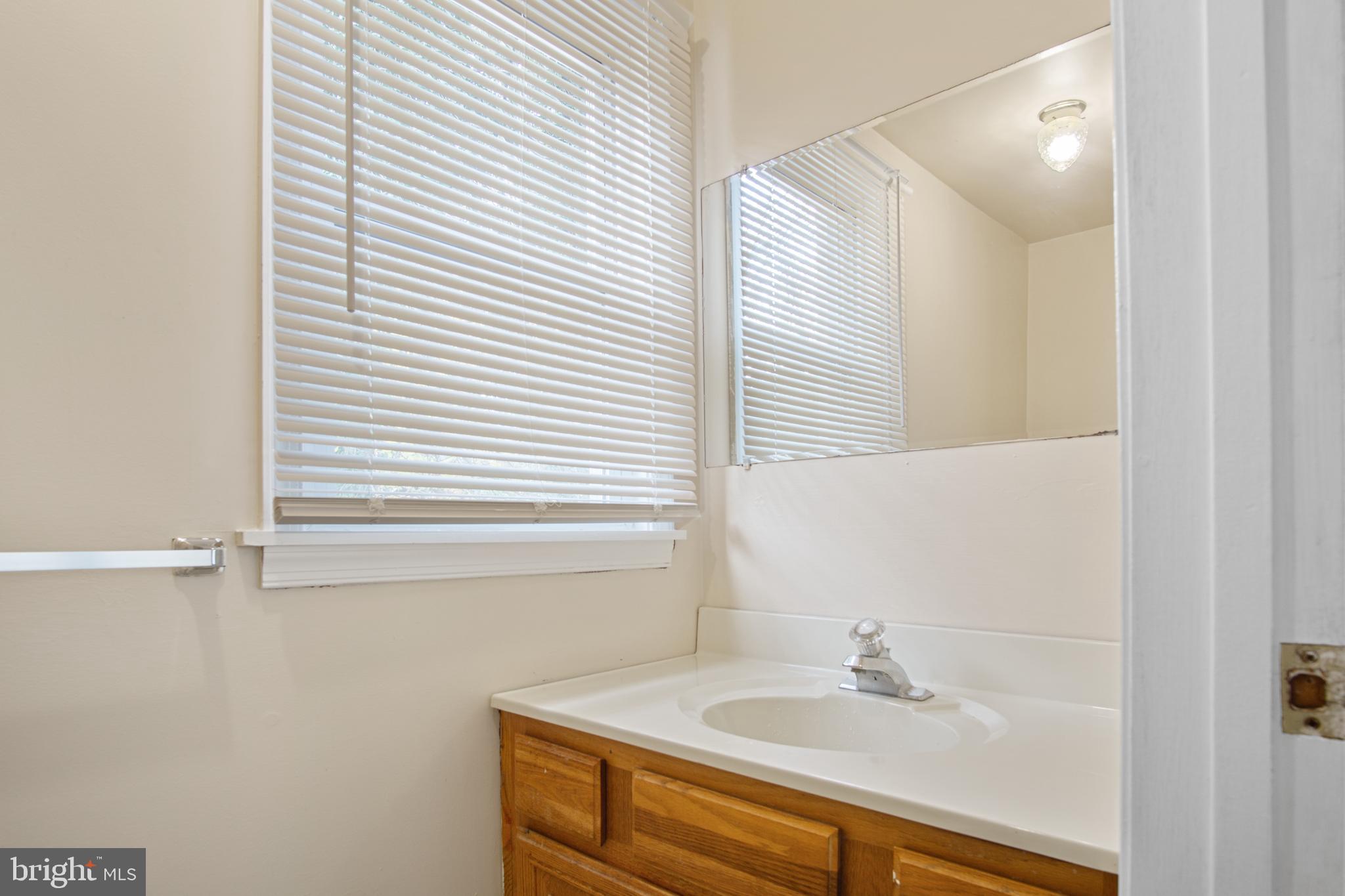 ACHEY LANE - Residential Lease