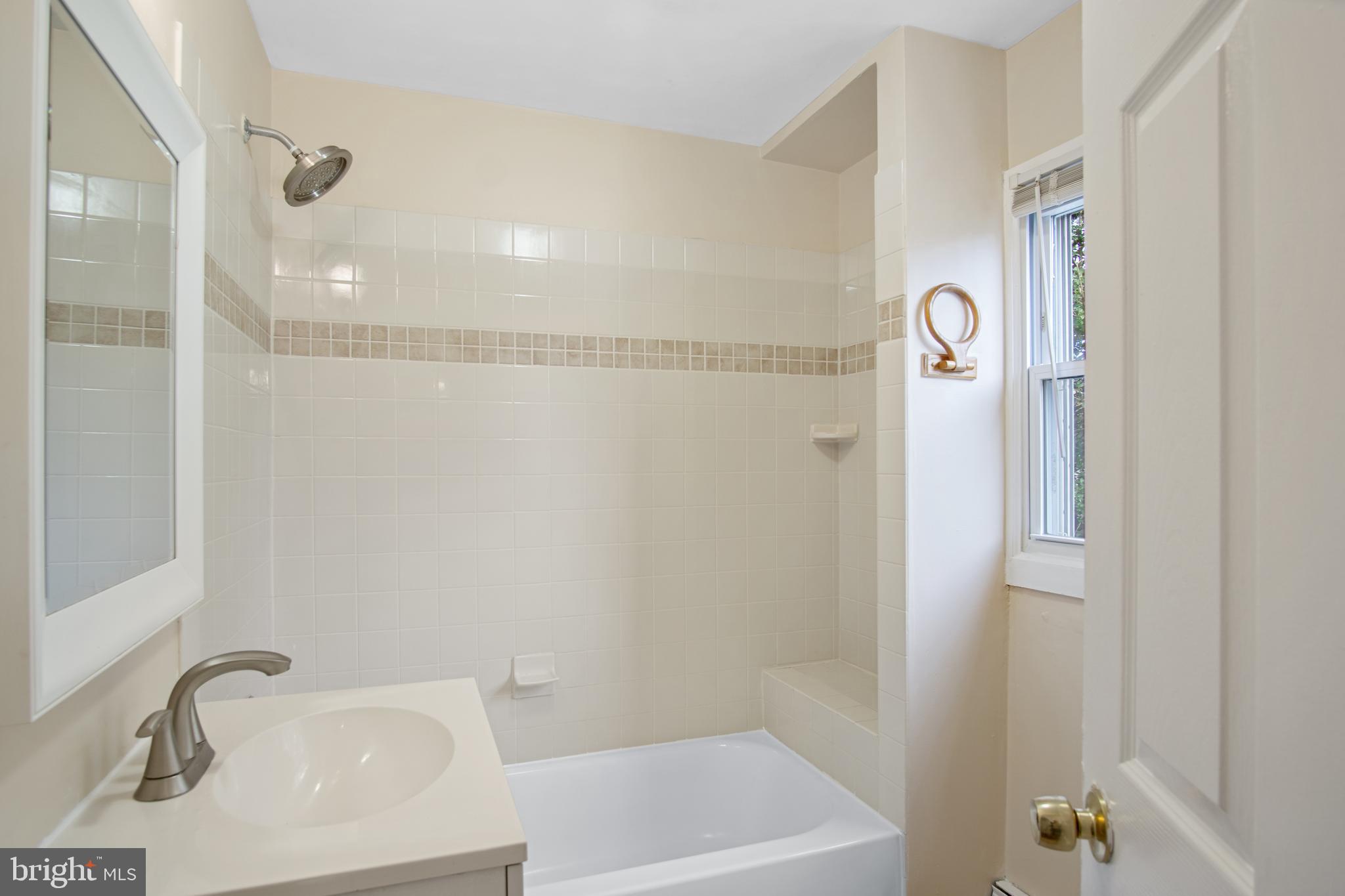 ACHEY LANE - Residential Lease