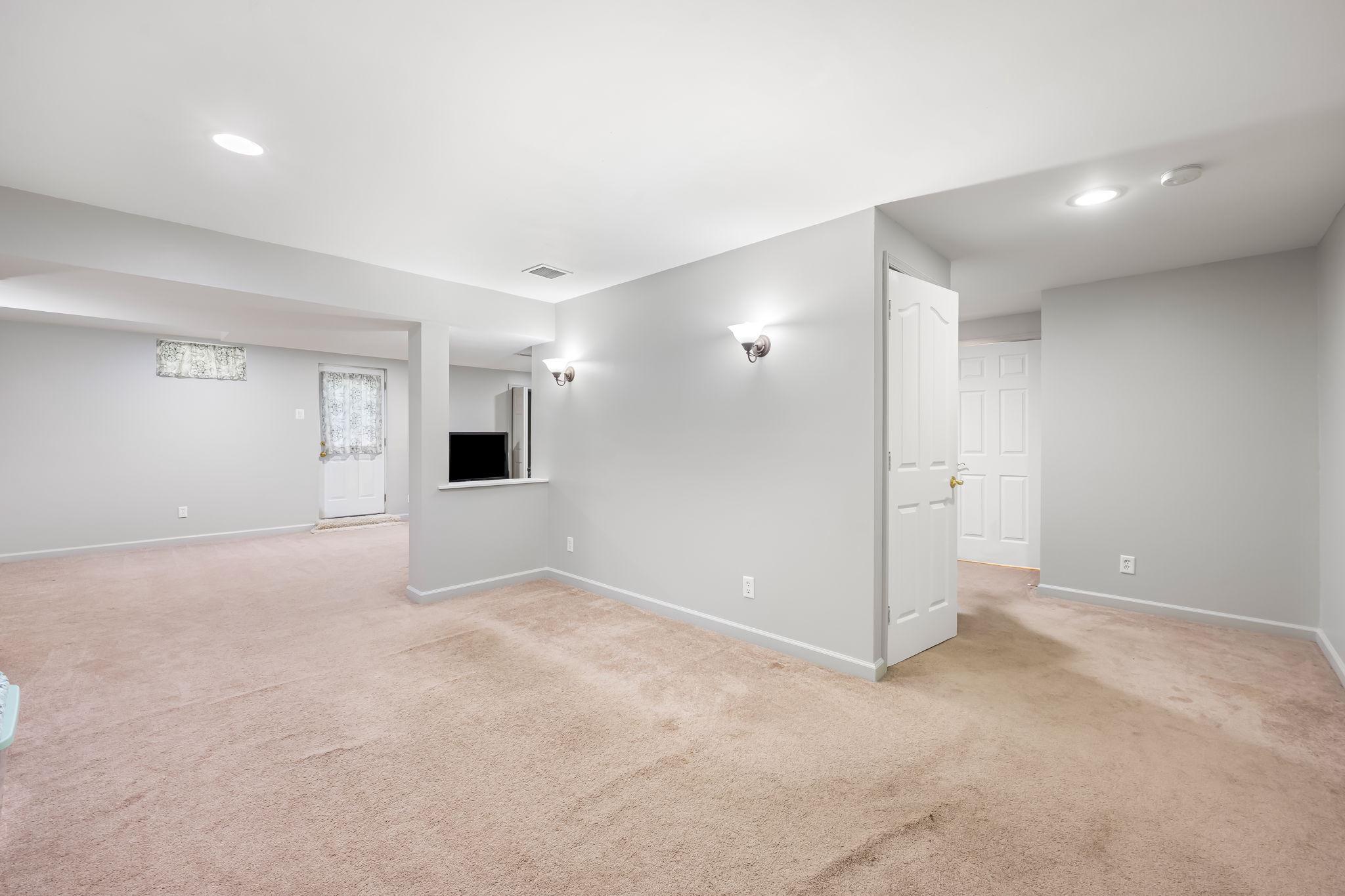 SEVEN TRAILS - Residential