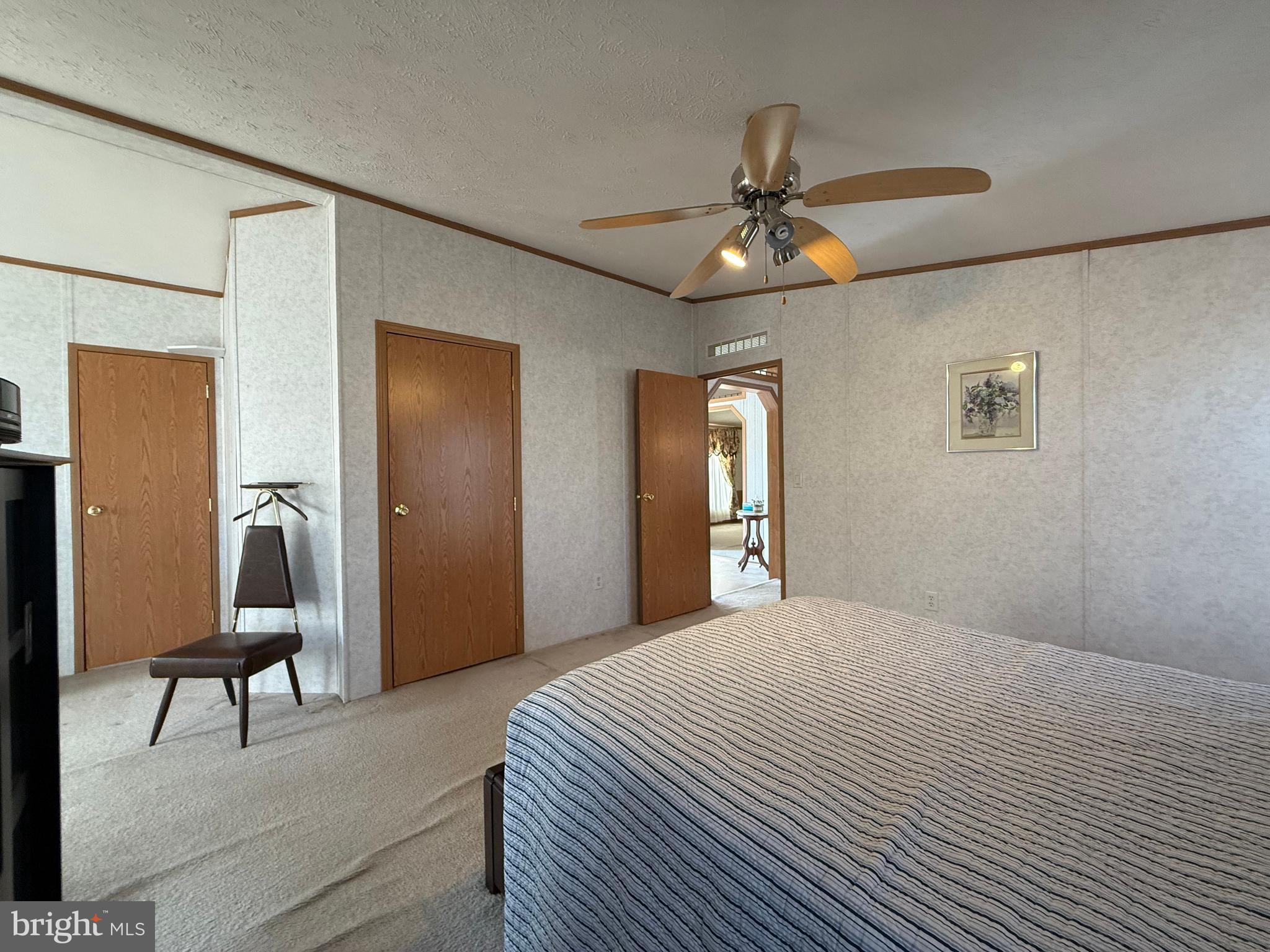 HEBRON WOODS - Residential