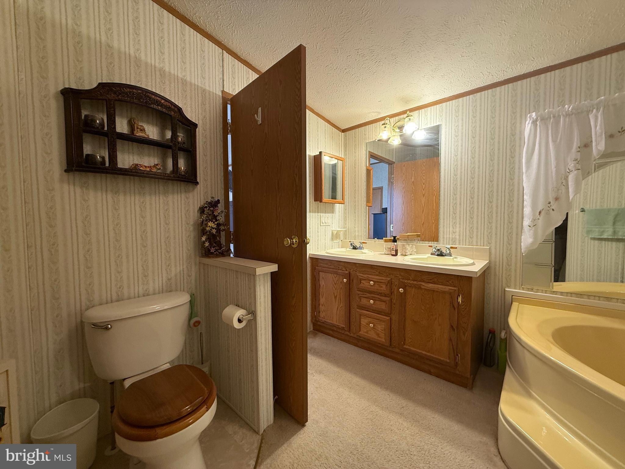 HEBRON WOODS - Residential