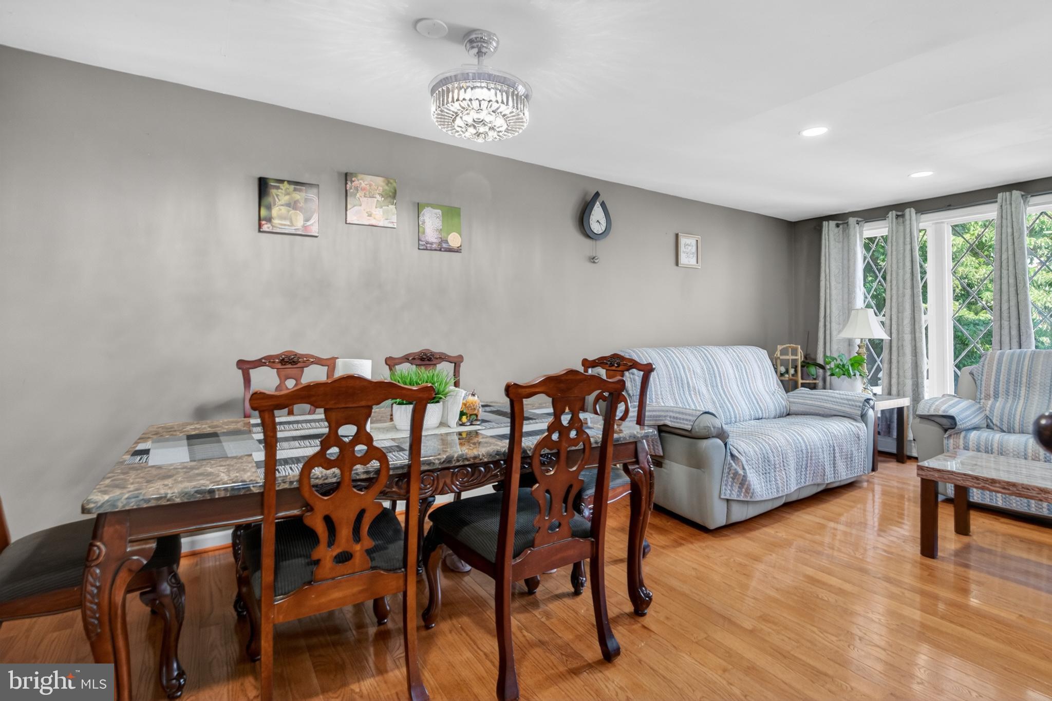 BUSTLETON - Residential