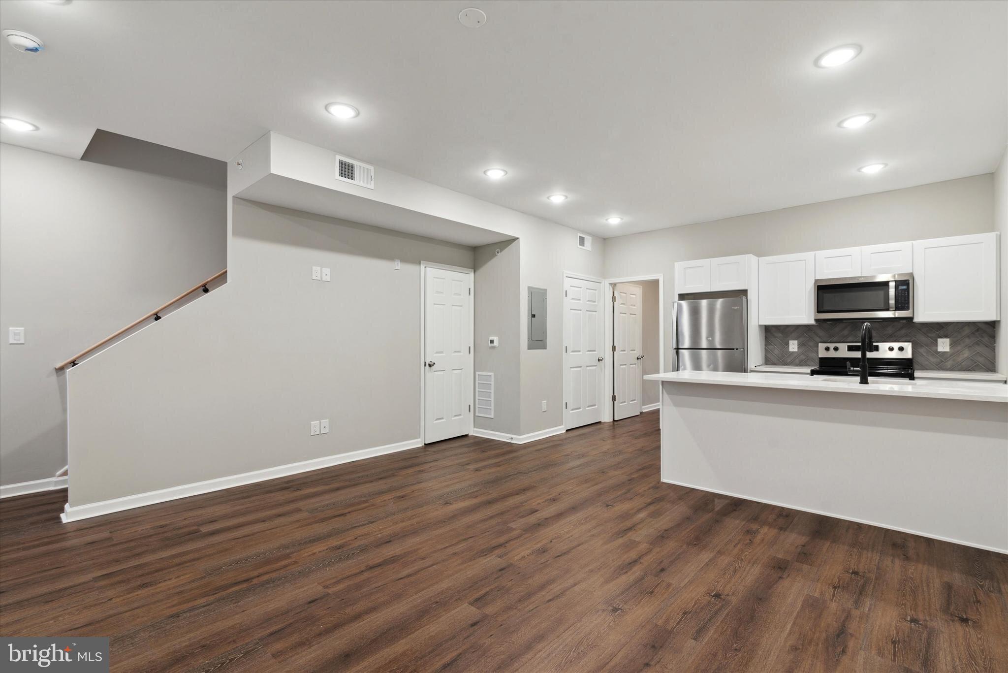 LUDLOW - Residential Income