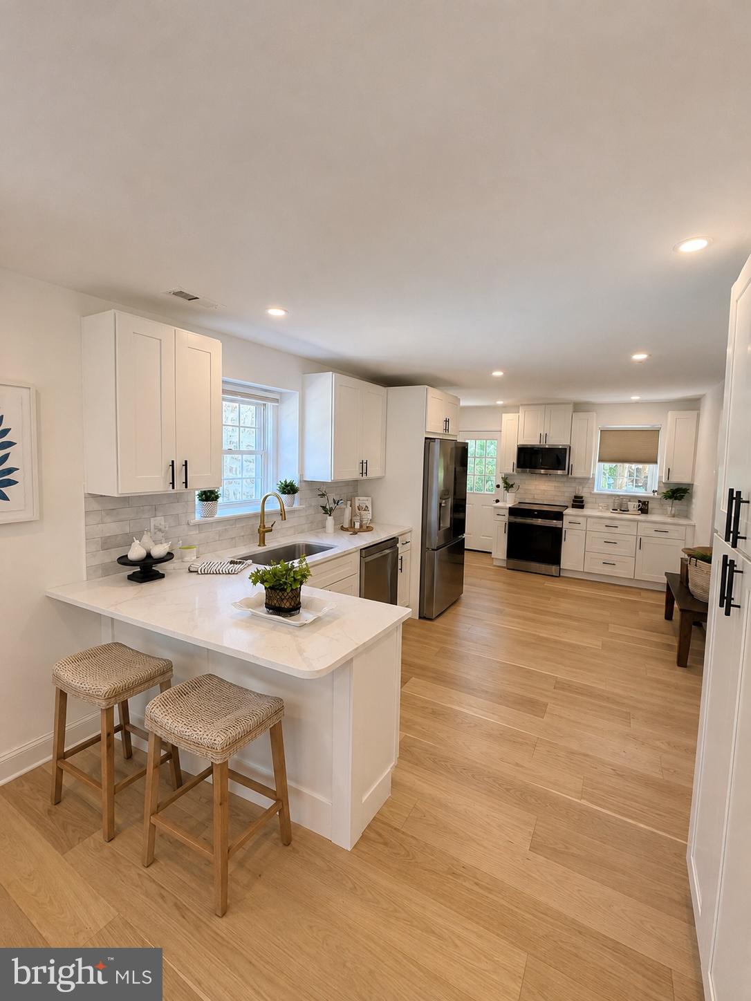 BROAD AXE VIL - Residential