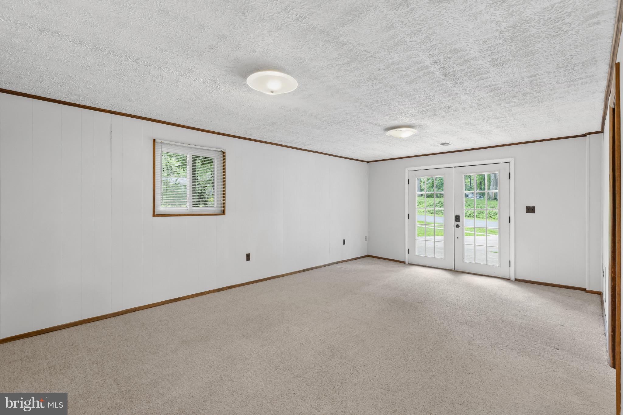 ROLLING KNOLLS - Residential