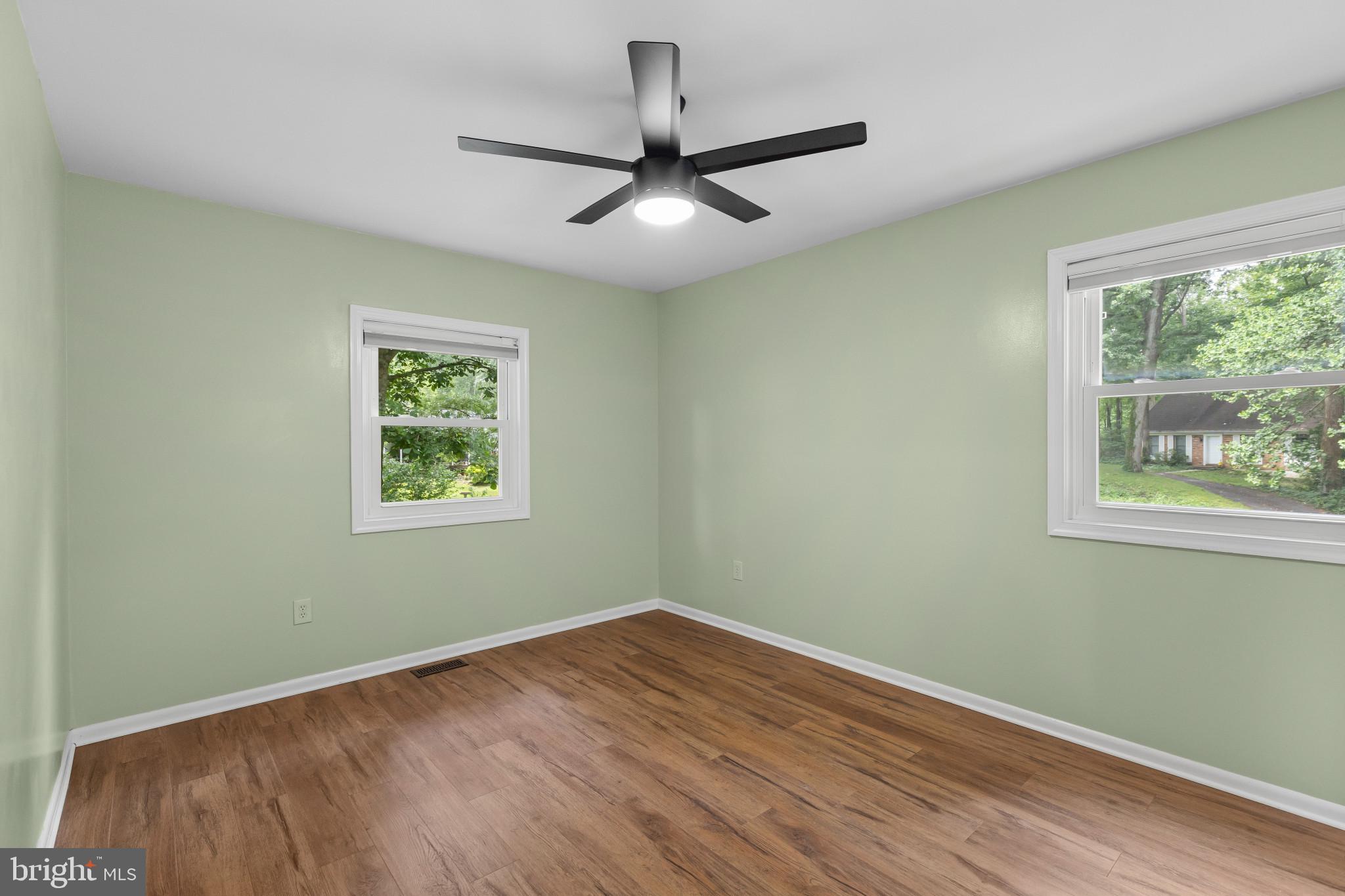 ROLLING KNOLLS - Residential